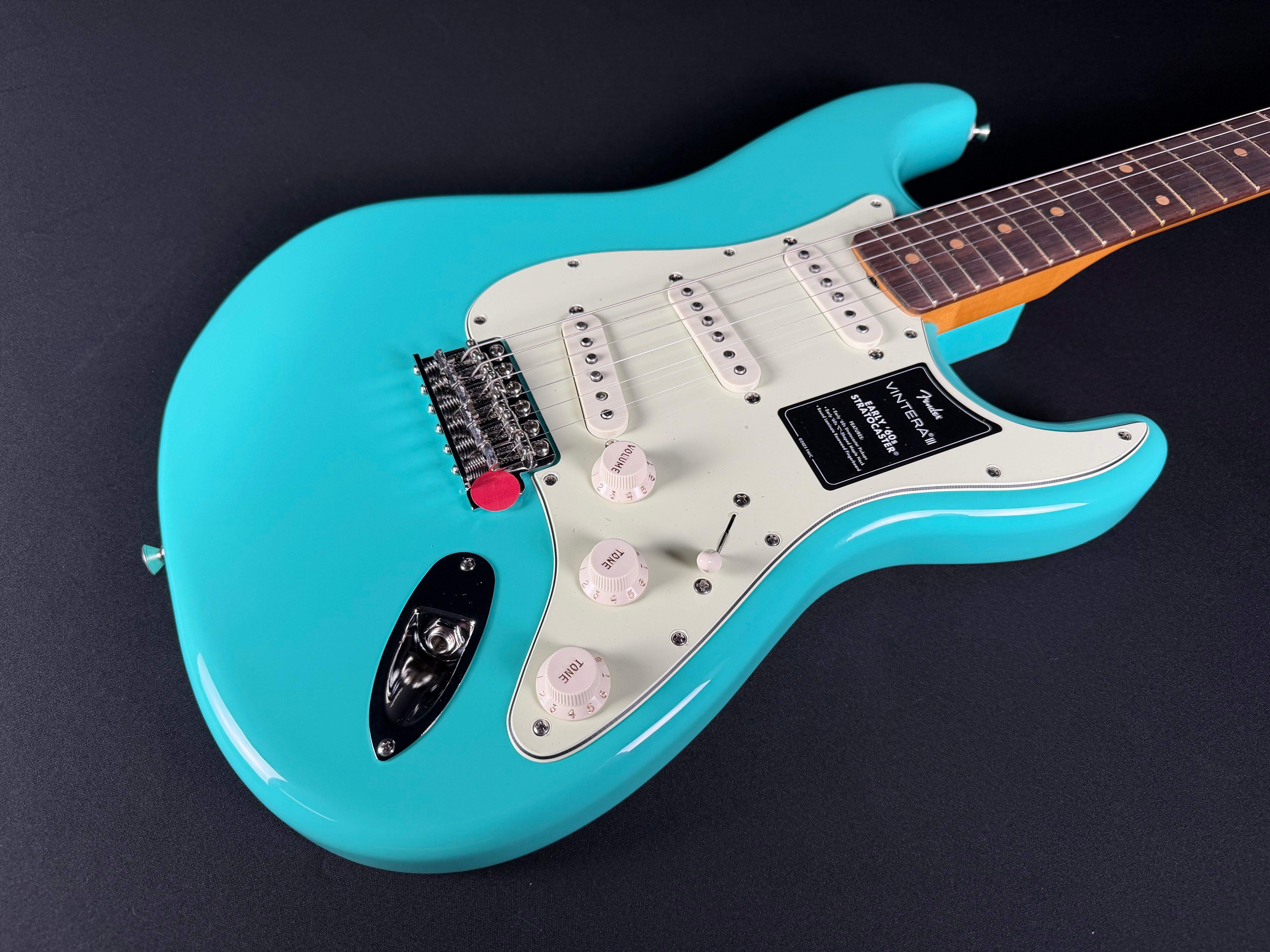 Fender Vintera III Early '60s Stratocaster - Seafoam Green - Metronome Music Inc.