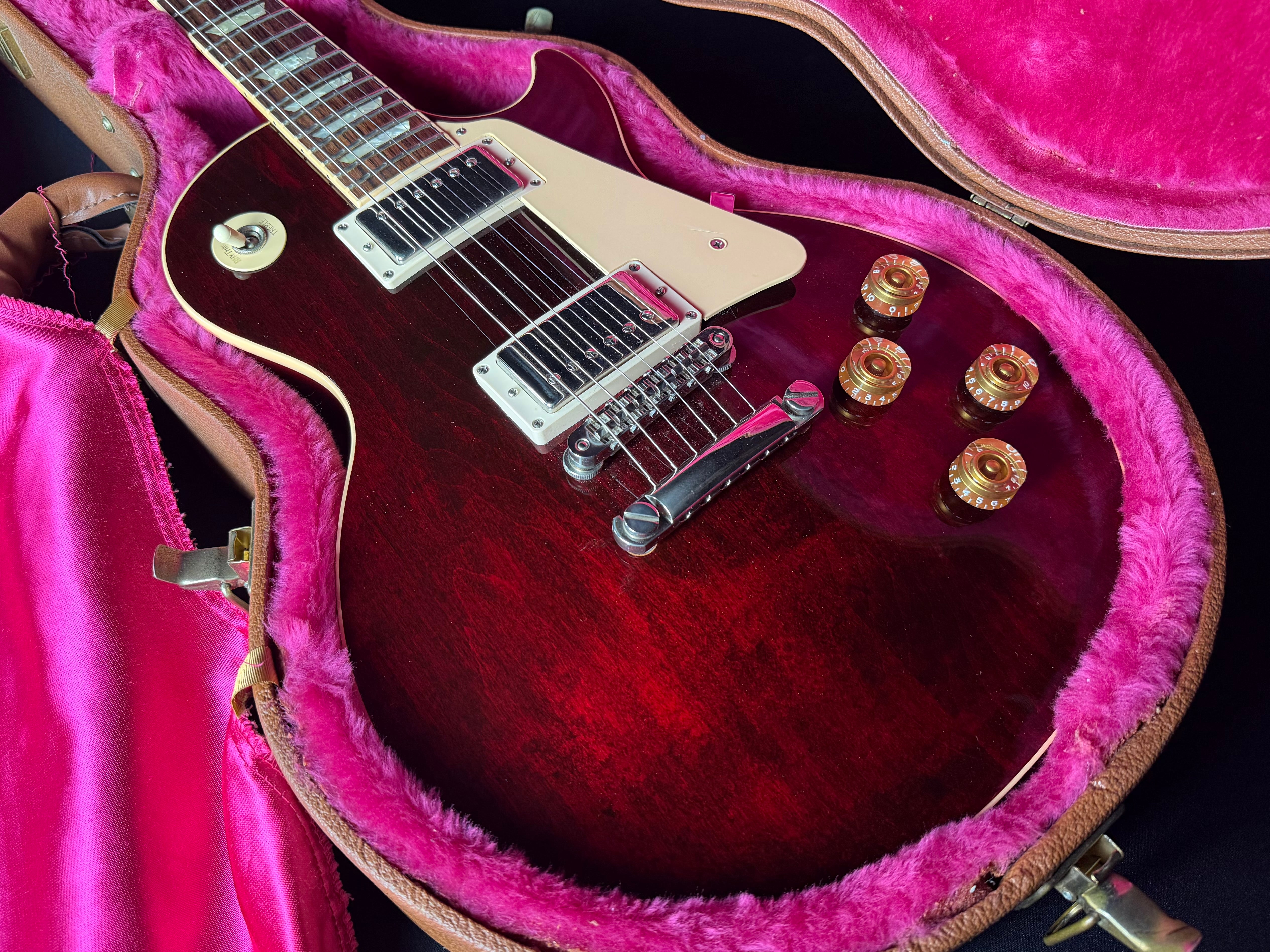 Gibson Les Paul Standard w/OHSC - Wine Red (1993) - Metronome Music Inc.