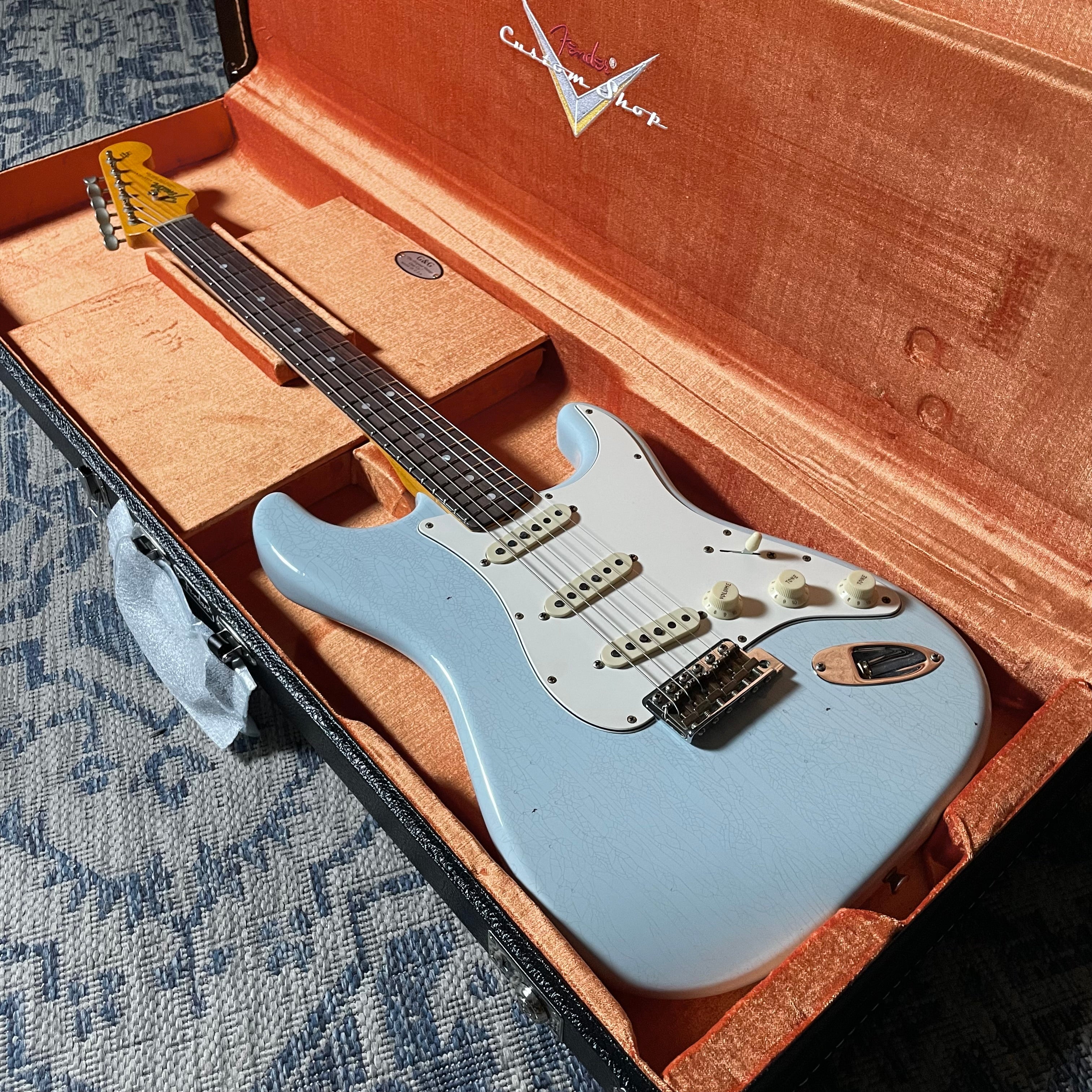 Fender Custom Shop LTD 1964 Stratocaster, Journeyman- Aged Sonic Blue - Metronome Music Inc.