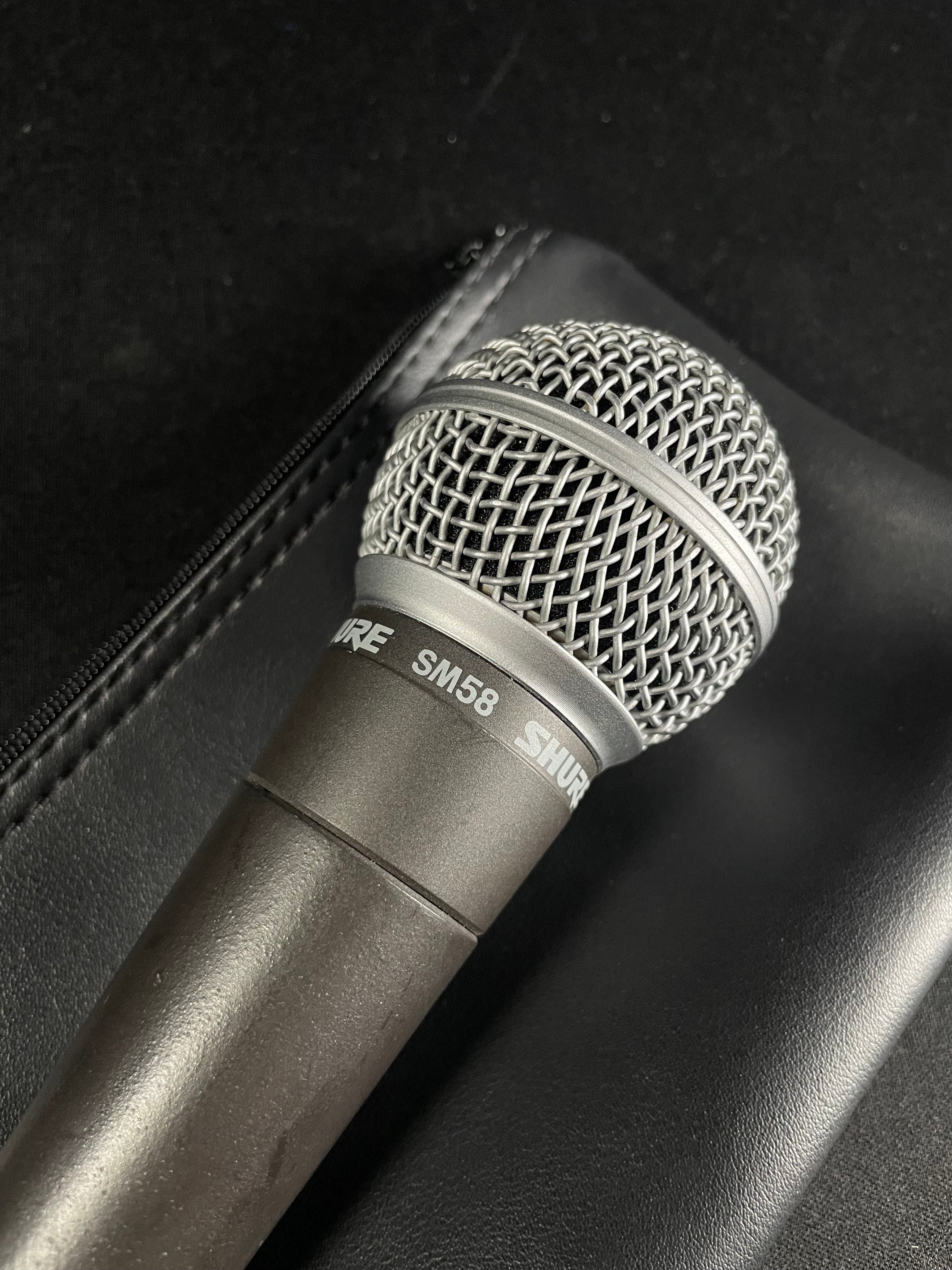 Shure SM58 Handheld Cardioid Dynamic Microphone (Used) - Metronome Music Inc.