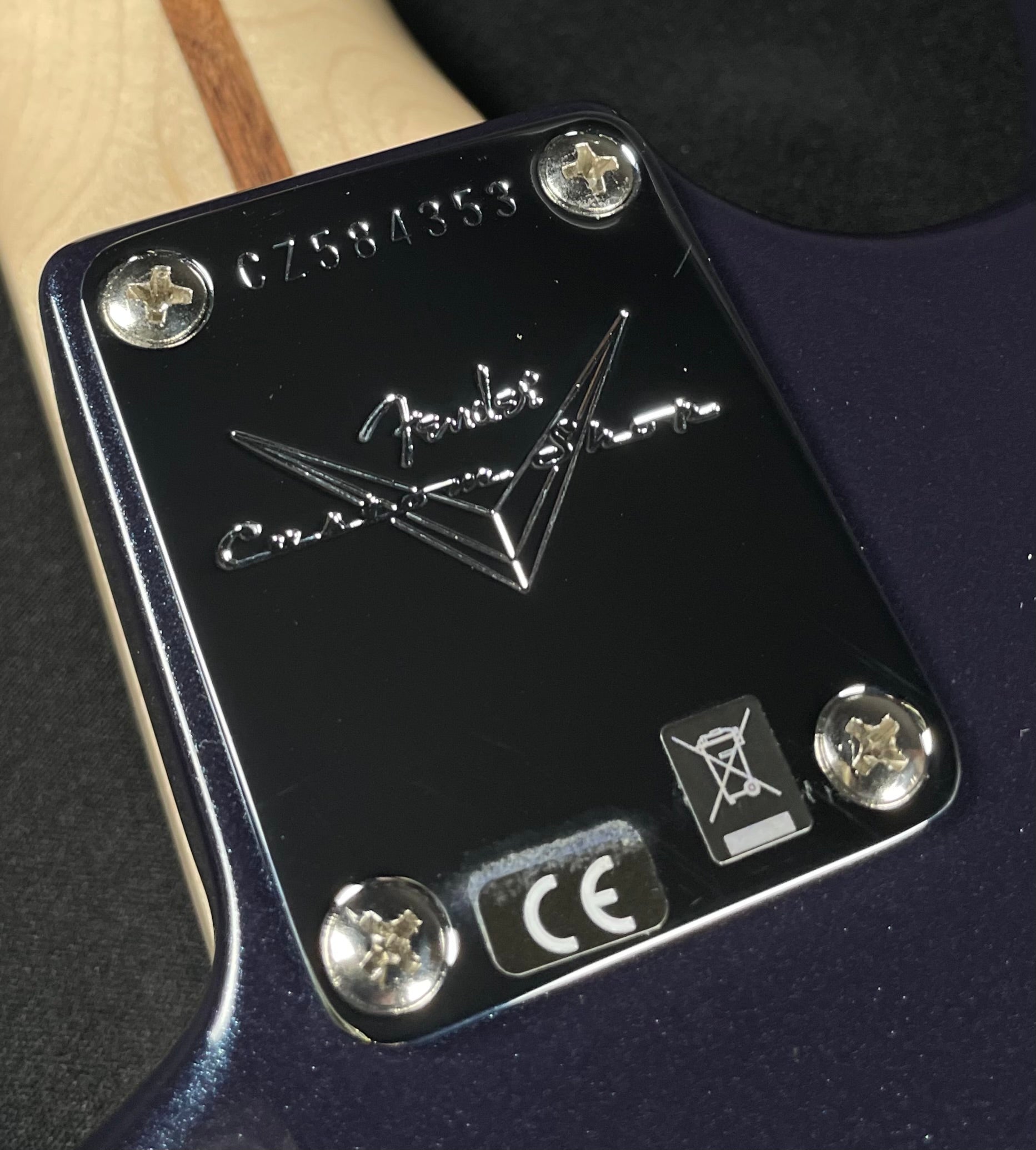 Fender Custom Shop Eric Clapton Signature Stratocaster, Maple - Midnight Blue (2025) - Metronome Music Inc.