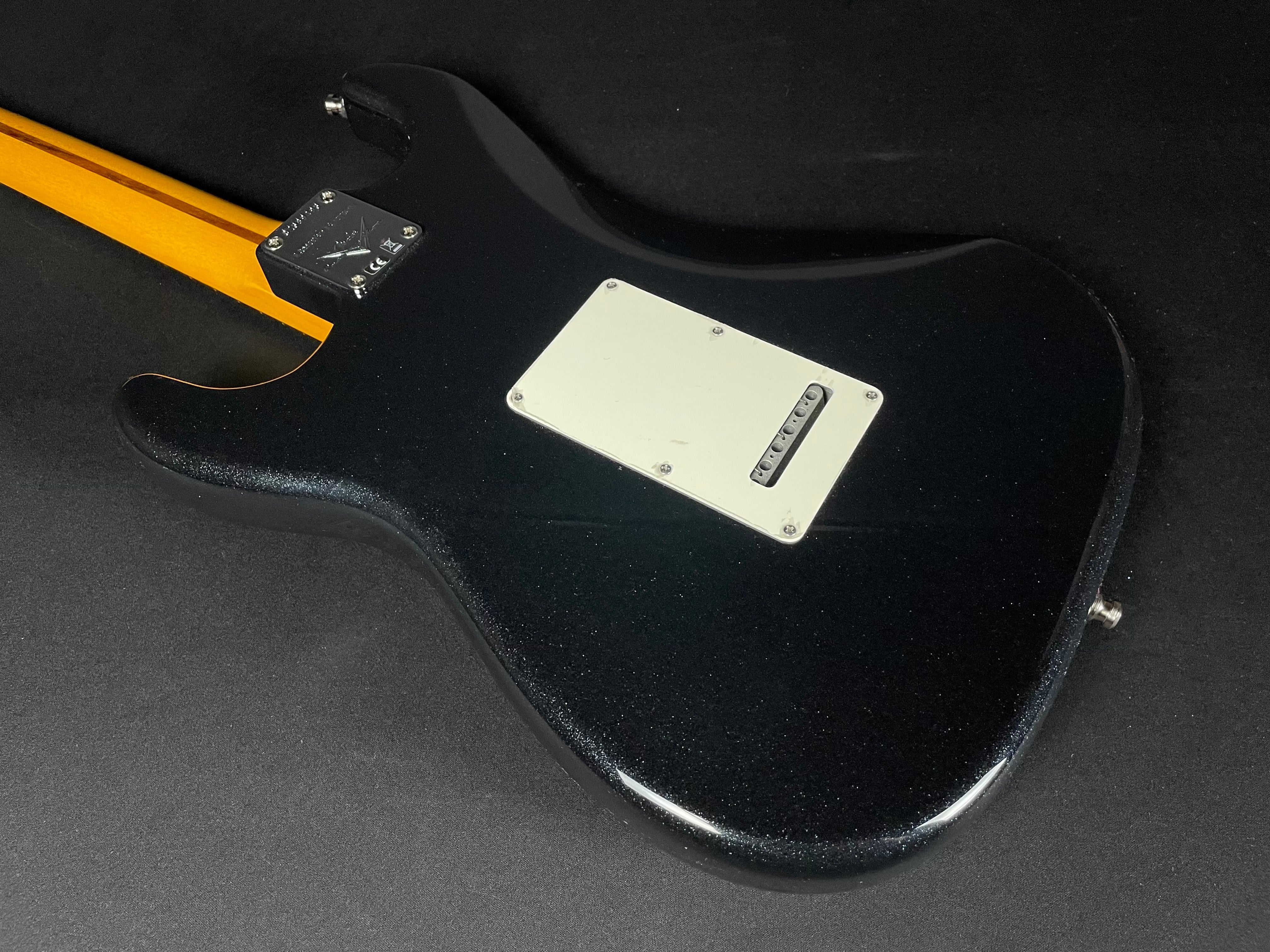 Fender Custom Shop Custom Deluxe Strat NOS - Black Sparkle (2025)
