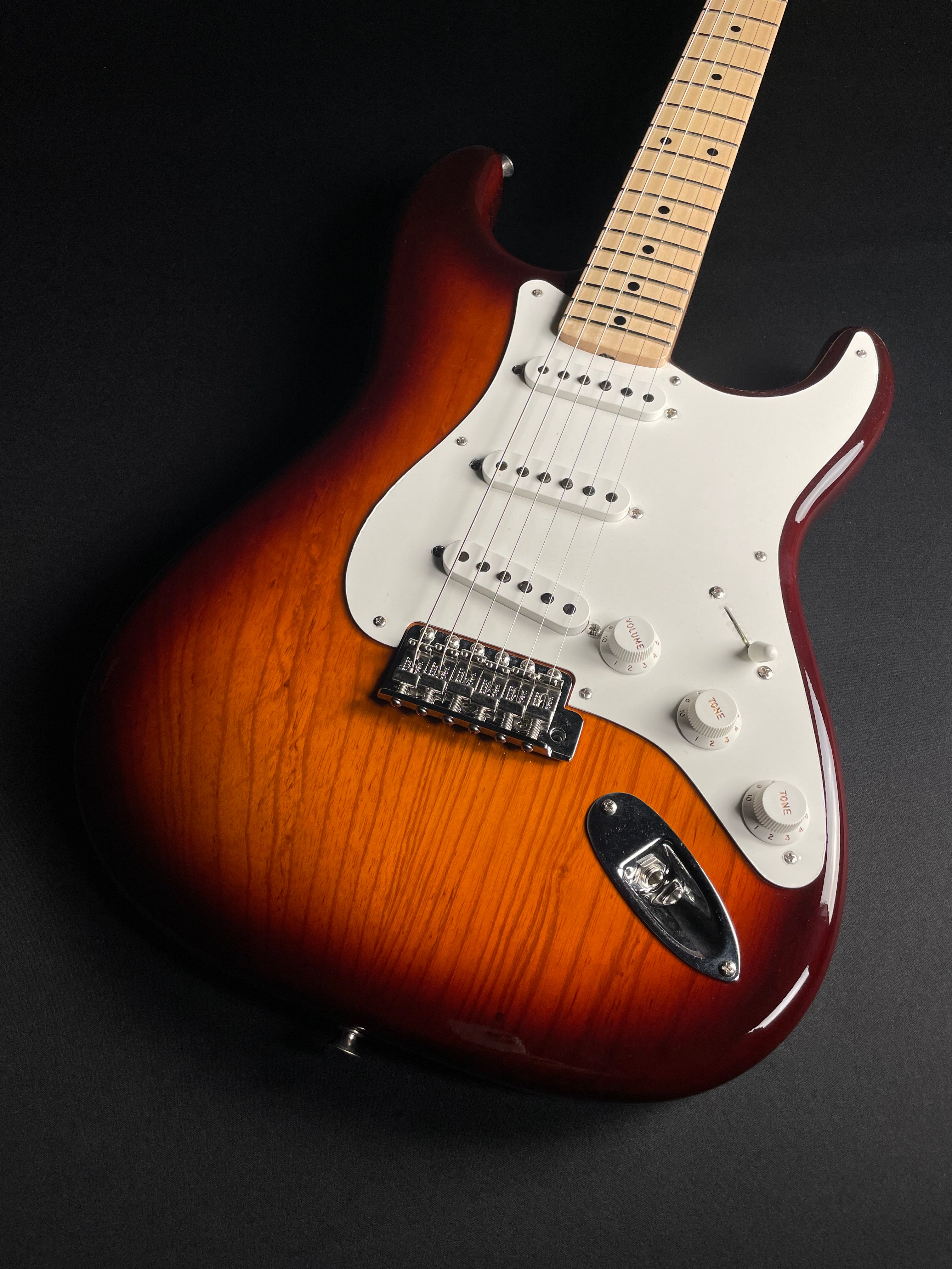 Fender Custom Shop '58 C/R Strat, Time Capsule - Aged Violin Burst (2025) - Metronome Music Inc.