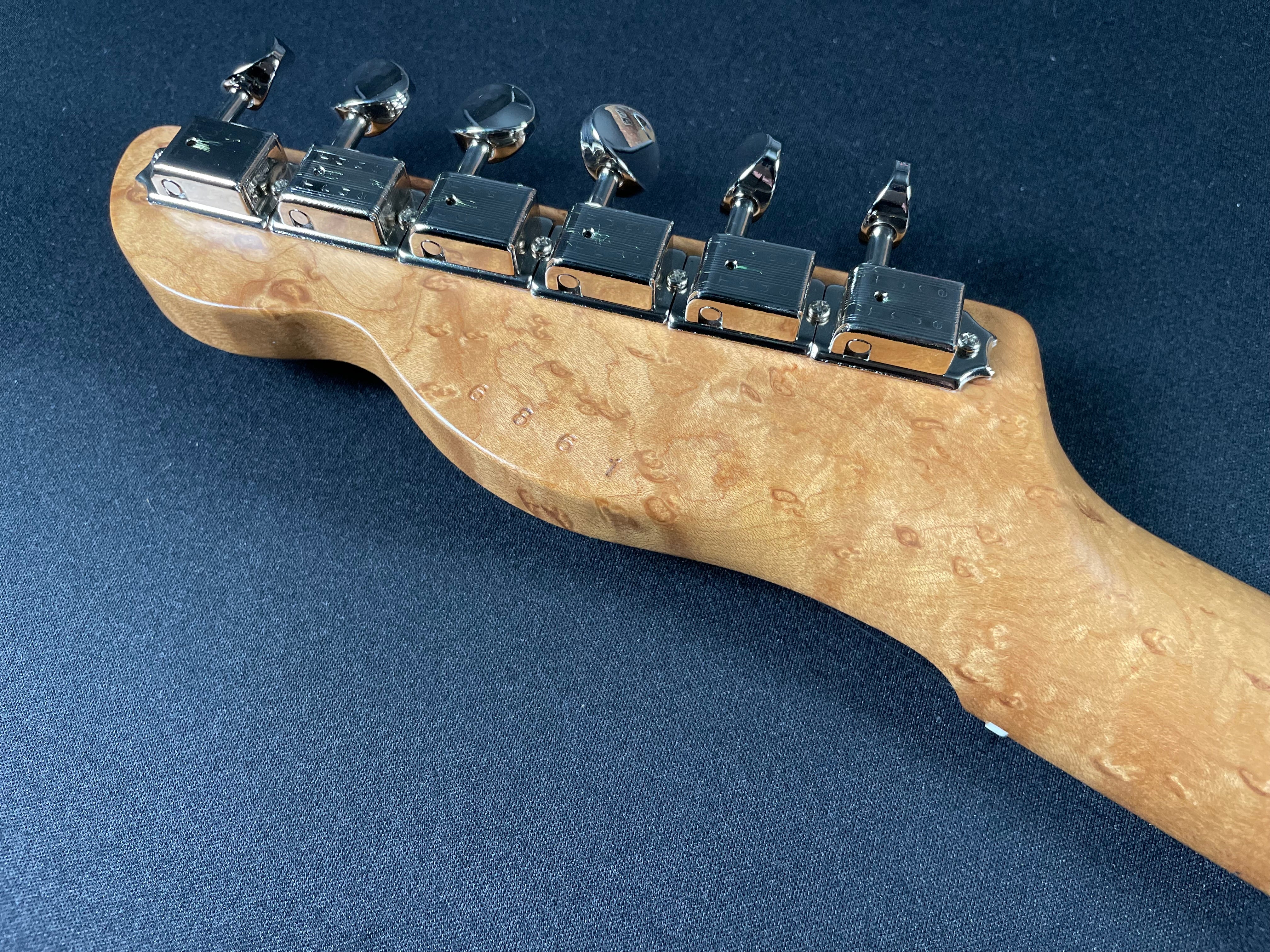 LsL Instruments T-Bone Deluxe Quilt Top, Birdseye Maple - Laguna Blue Gradient