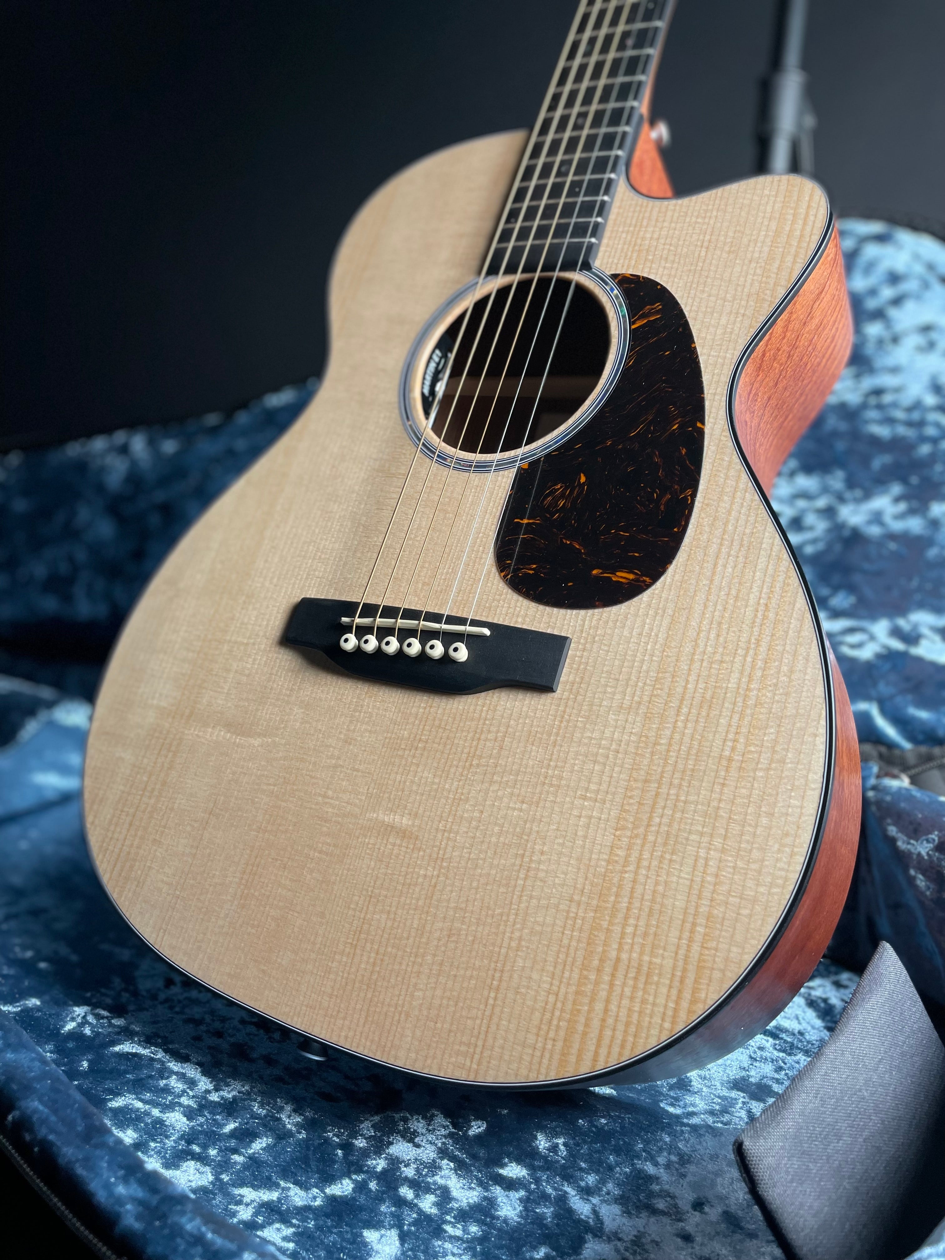 Martin Junior Series 000C Jr E w/Soft Case