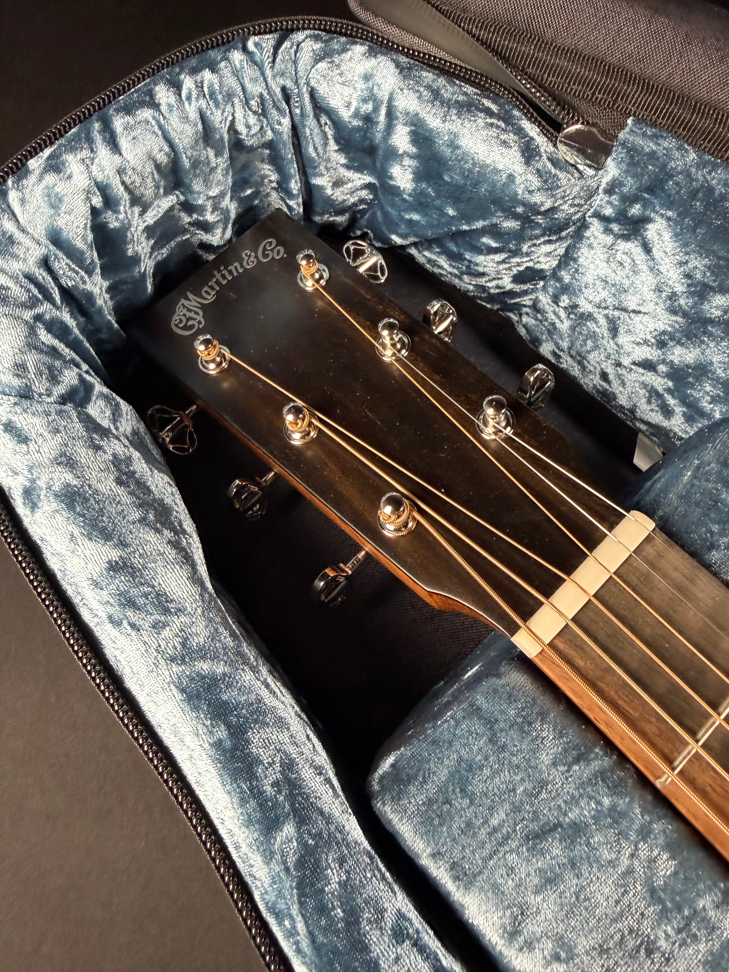Martin SC-13E Modern w/Soft Case Natural - Metronome Music Inc.