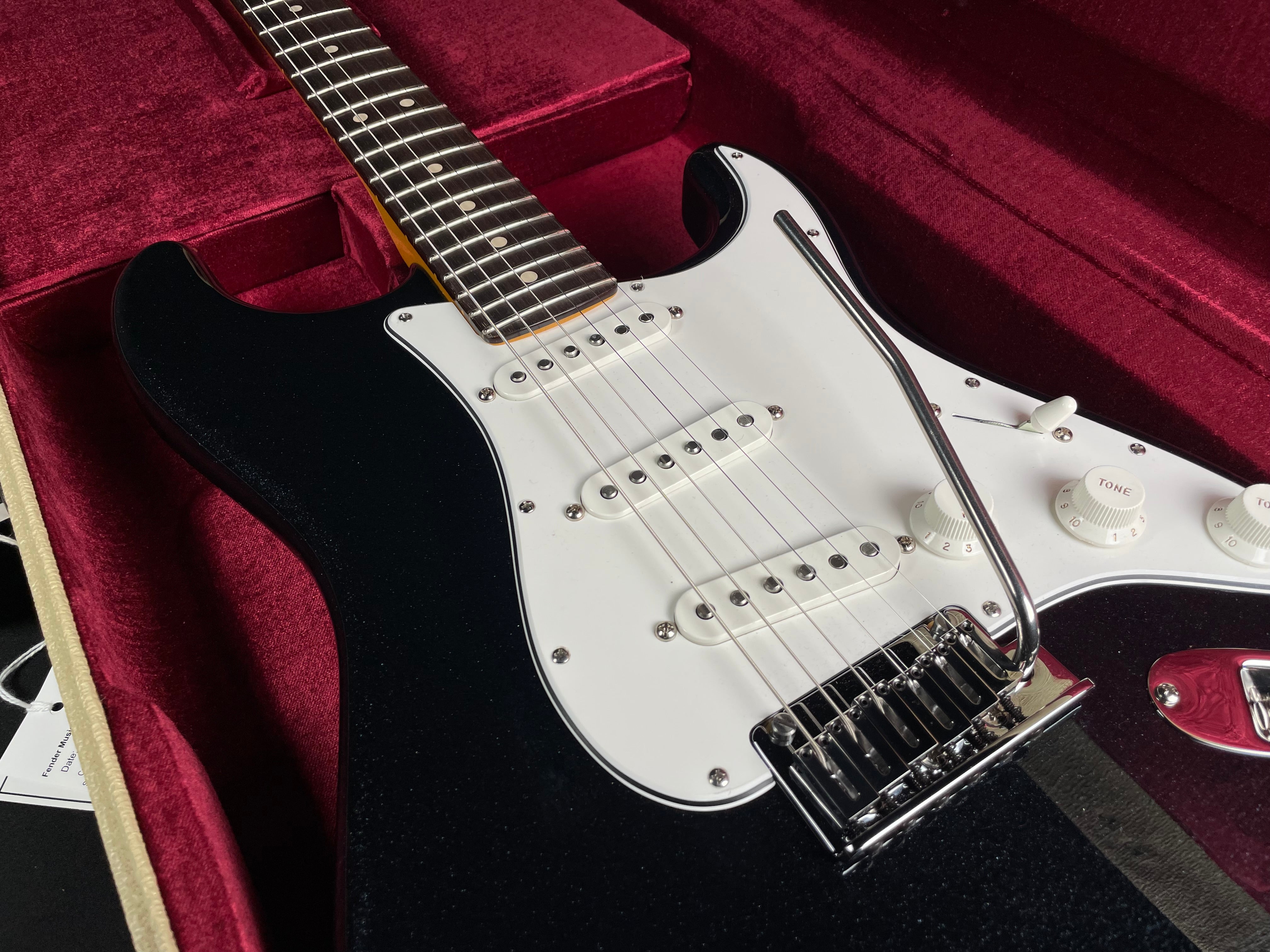 Fender Custom Shop Custom Deluxe Strat NOS - Black Sparkle (2025)