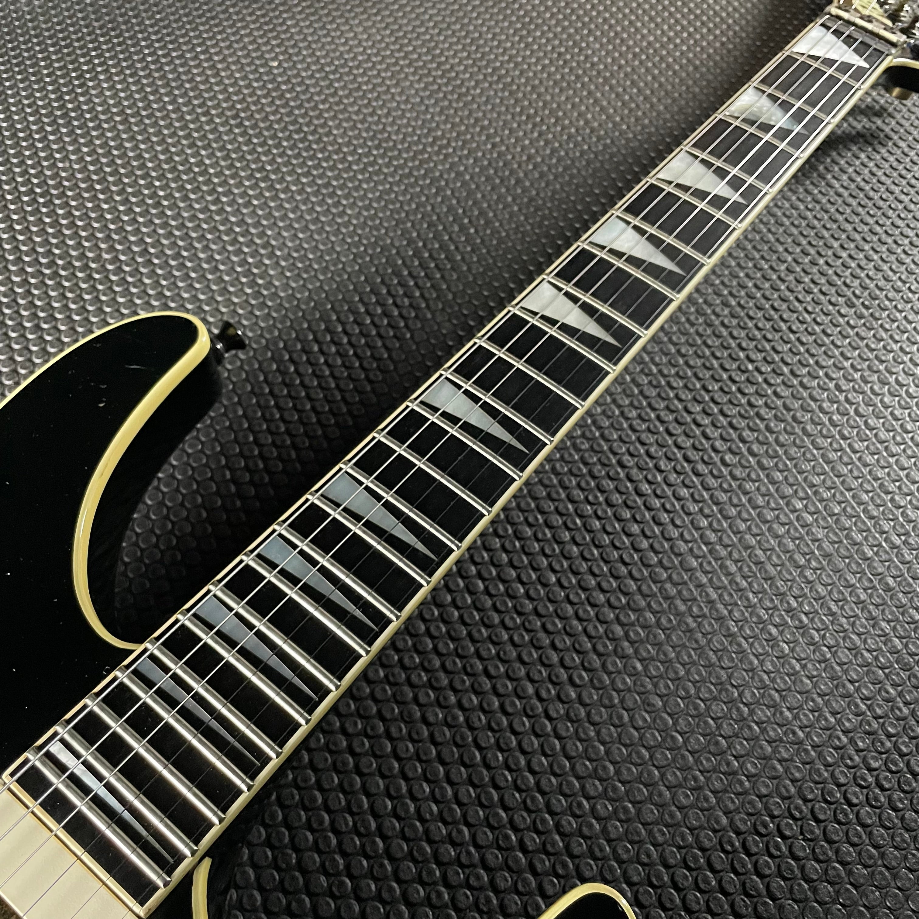 Robin Medley Custom w/OHSC- Black (1985-87) - Metronome Music Inc.
