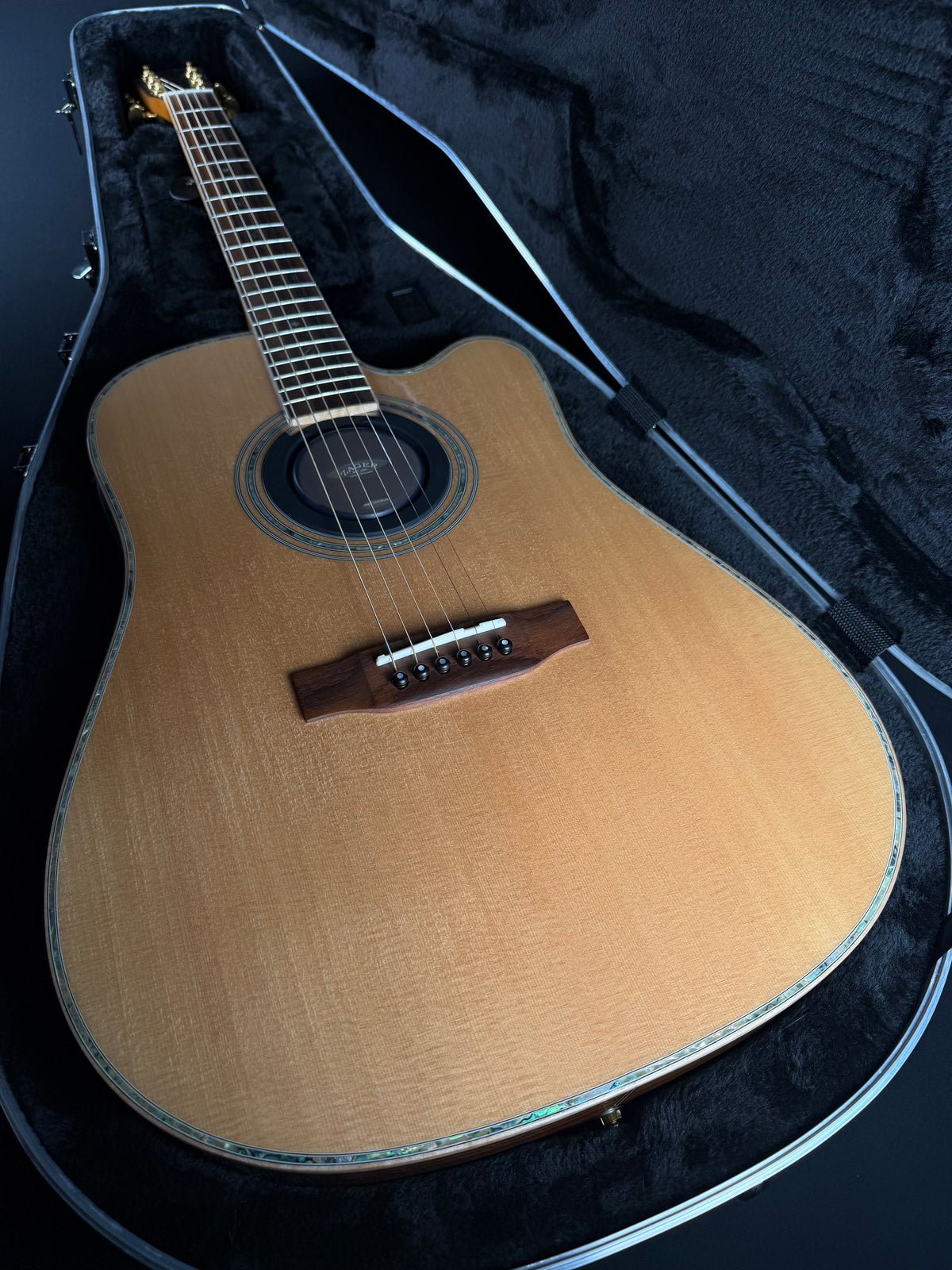 Zager ZAD900CE/AURA/N w/Hardshell Case - Natural (2024)