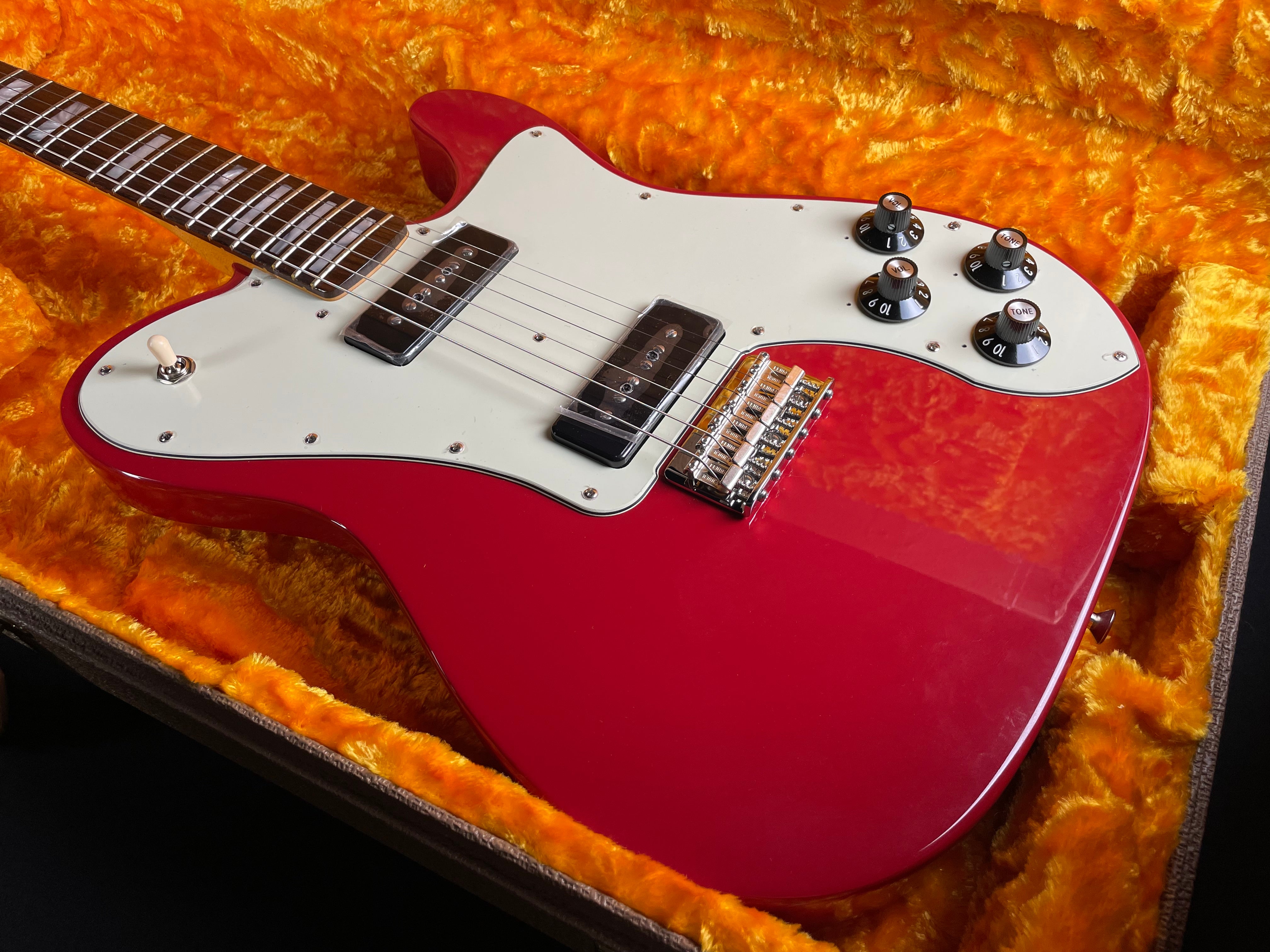 Fender Chris Shiflett Cleaver Telecaster Deluxe - Dakota Red - Metronome Music Inc.