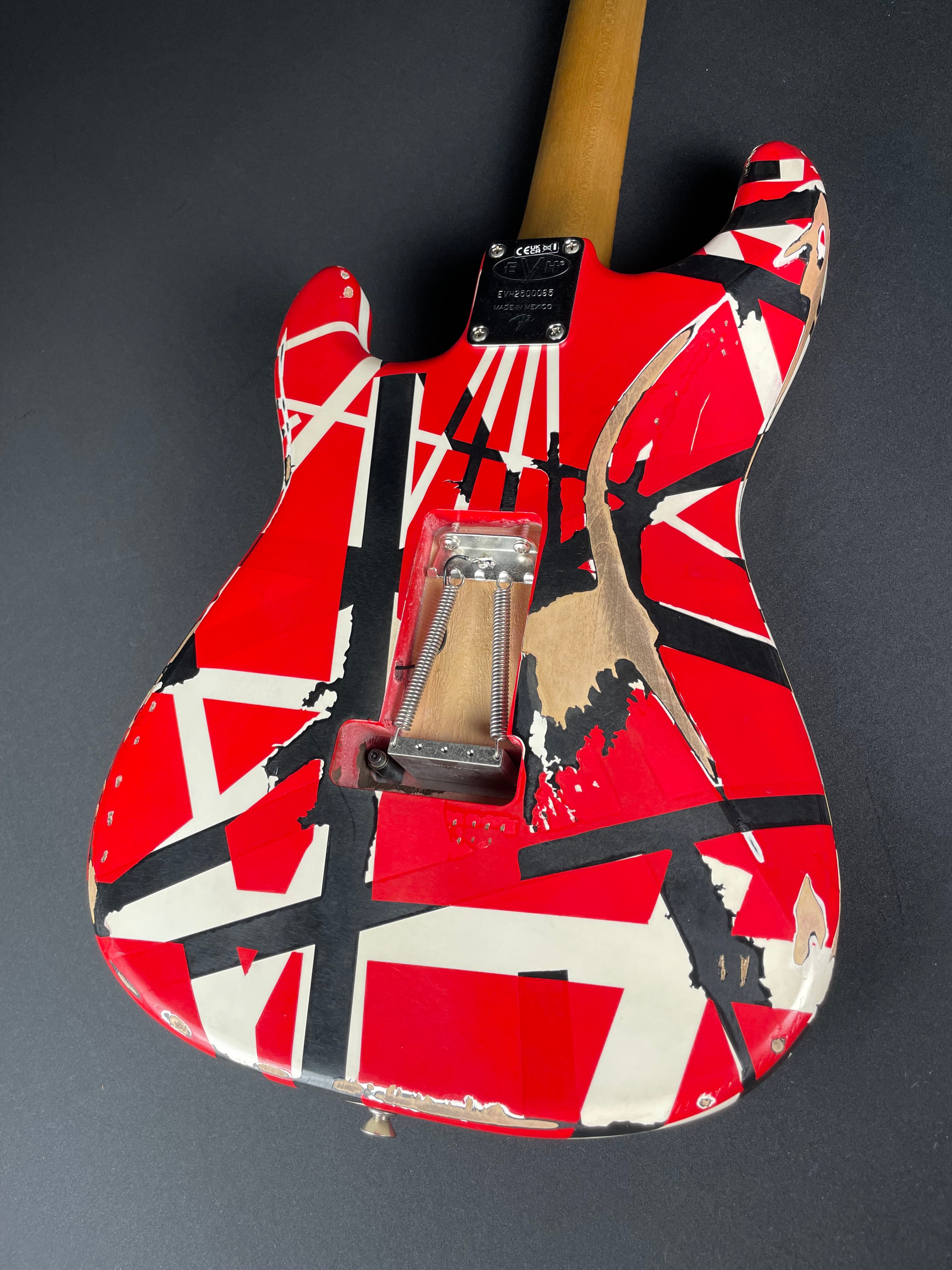 EVH Striped Series Frankenstein Relic - Red/Black/White - Metronome Music Inc.