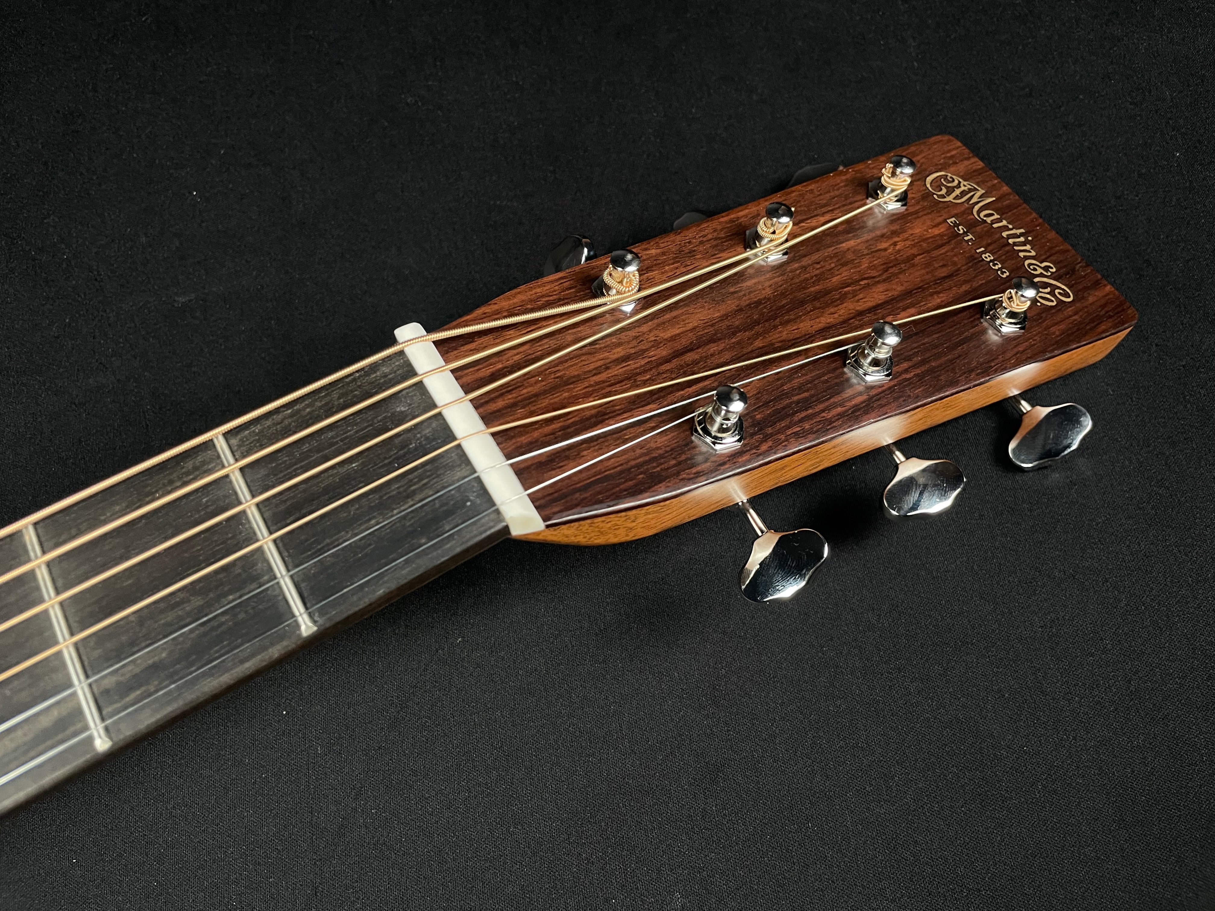 Martin D-28 Standard w/Hardshell Case - Satin Natural (2025)