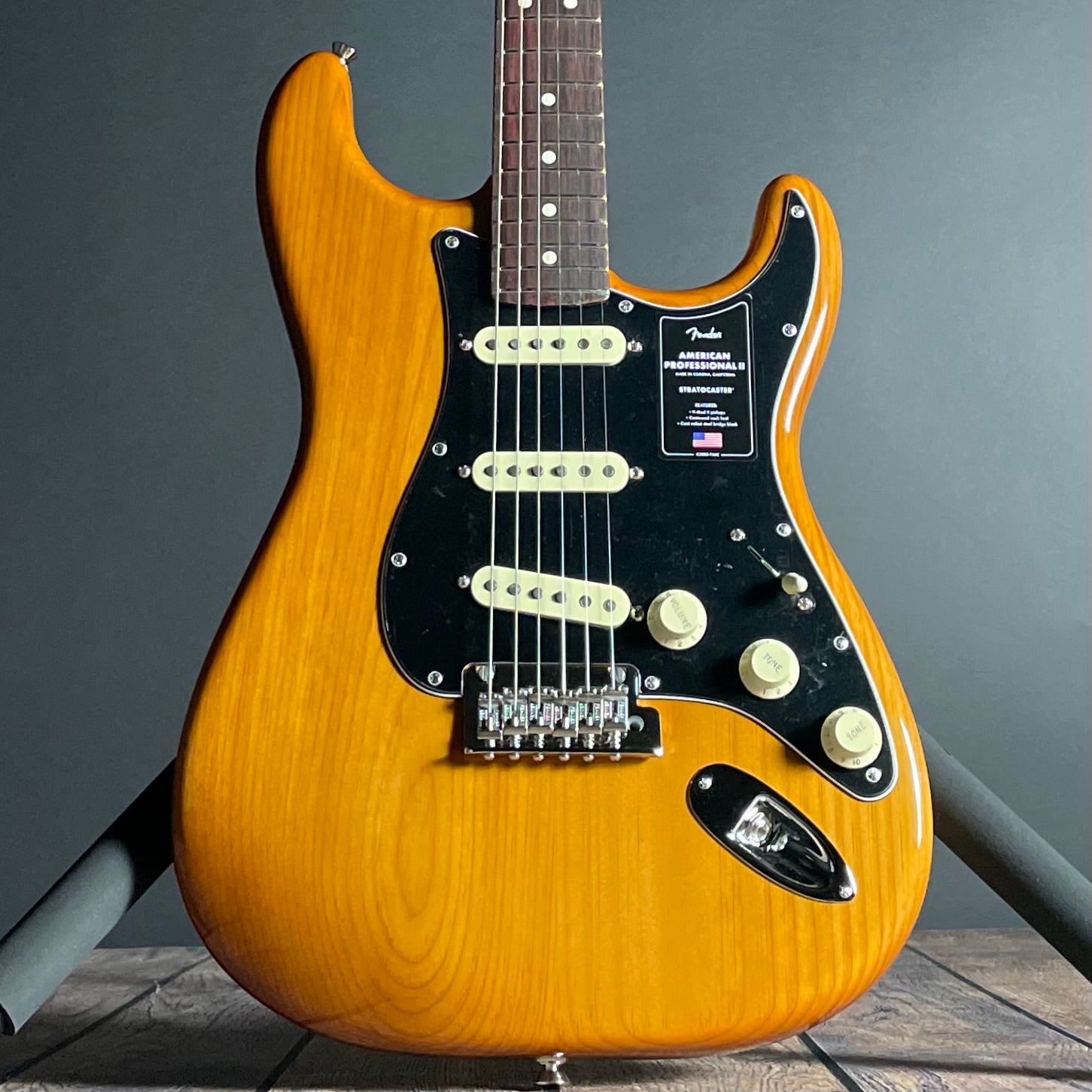 Fender American Professional II Stratocaster, Rosewood- Roasted Pine (7lbs 8oz) - Metronome Music Inc.