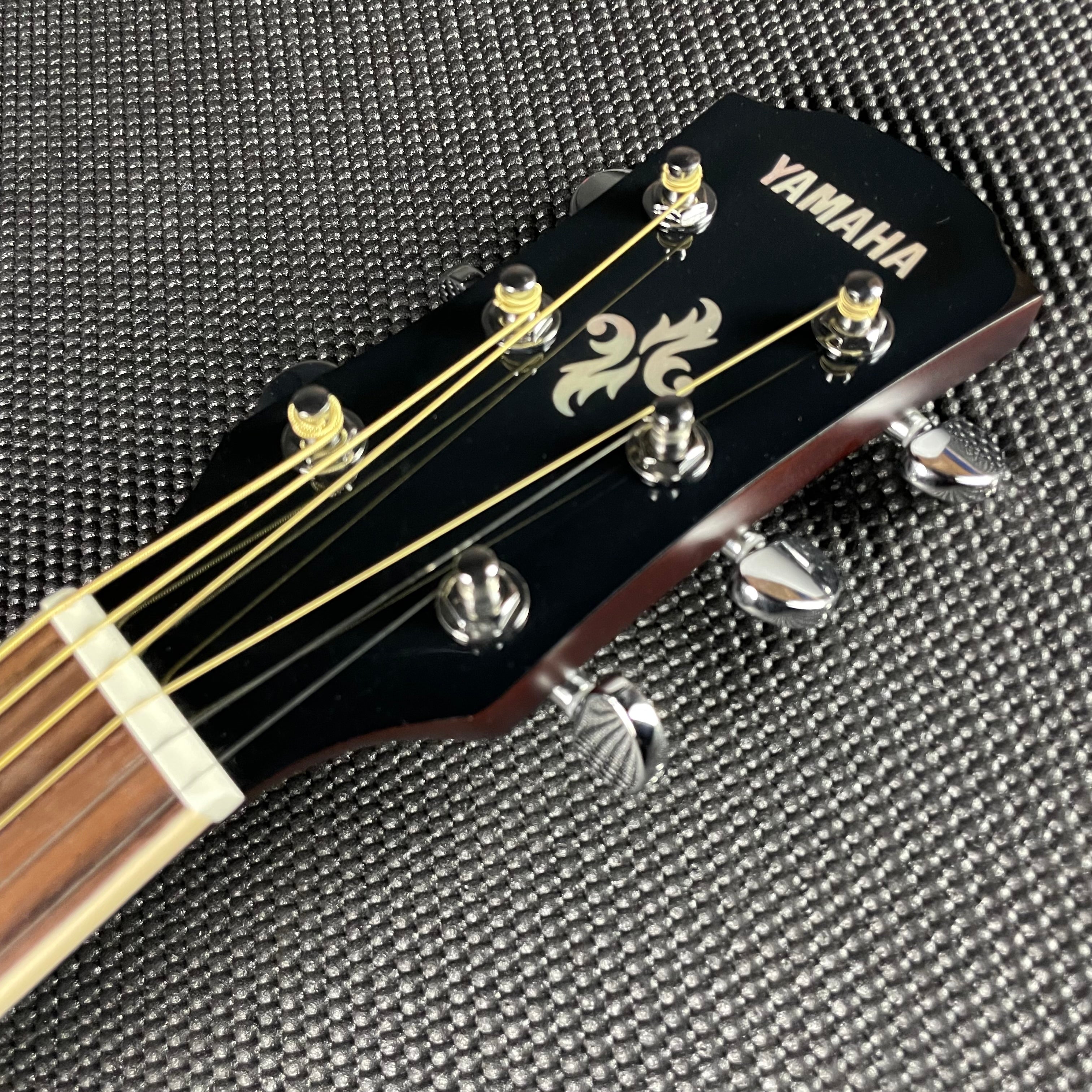 Yamaha APX600 Thinline Acoustic- Natural - Metronome Music Inc.