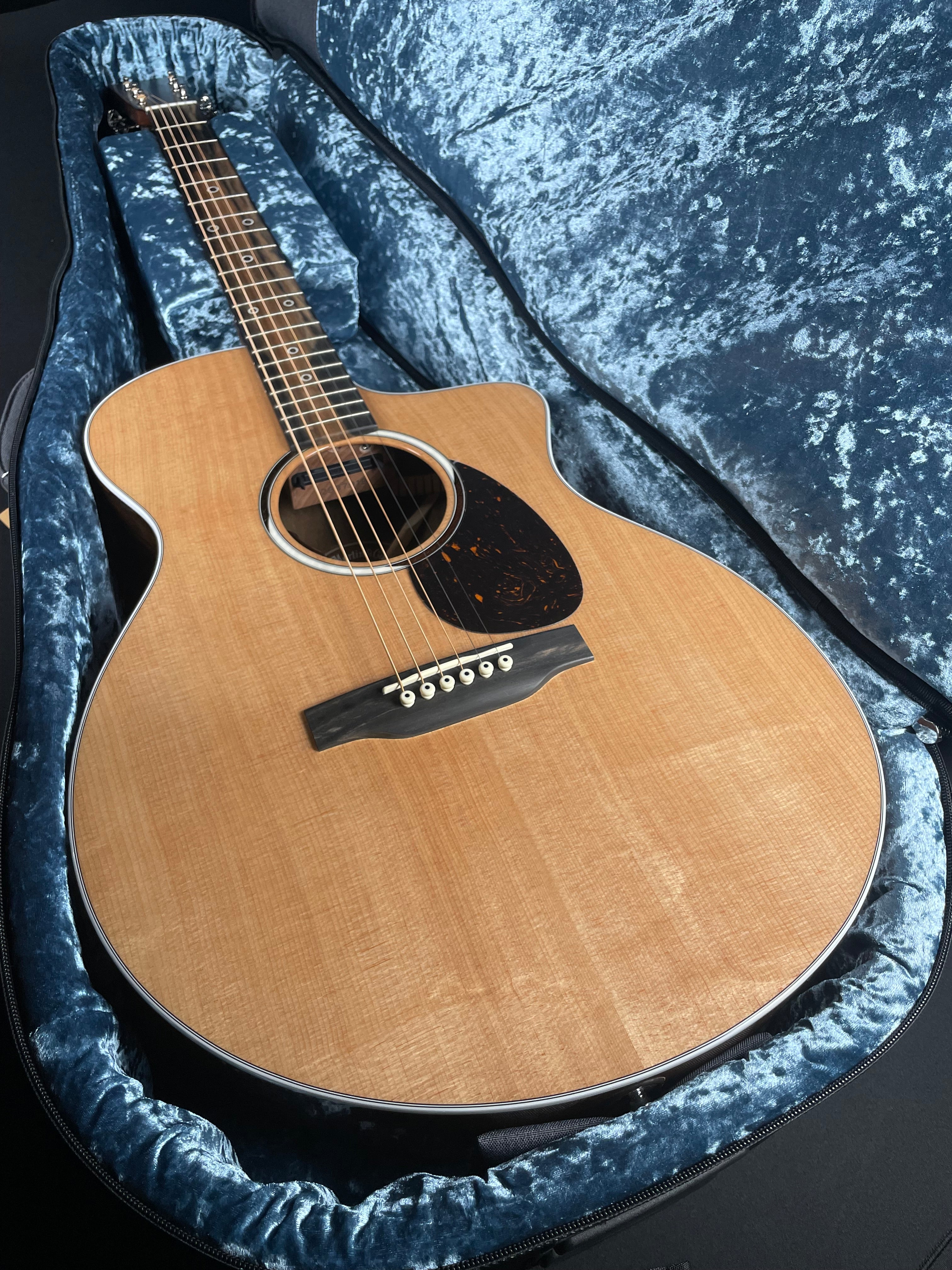 Martin SC-13E Special w/Soft-Shell Case- Natural (2025)