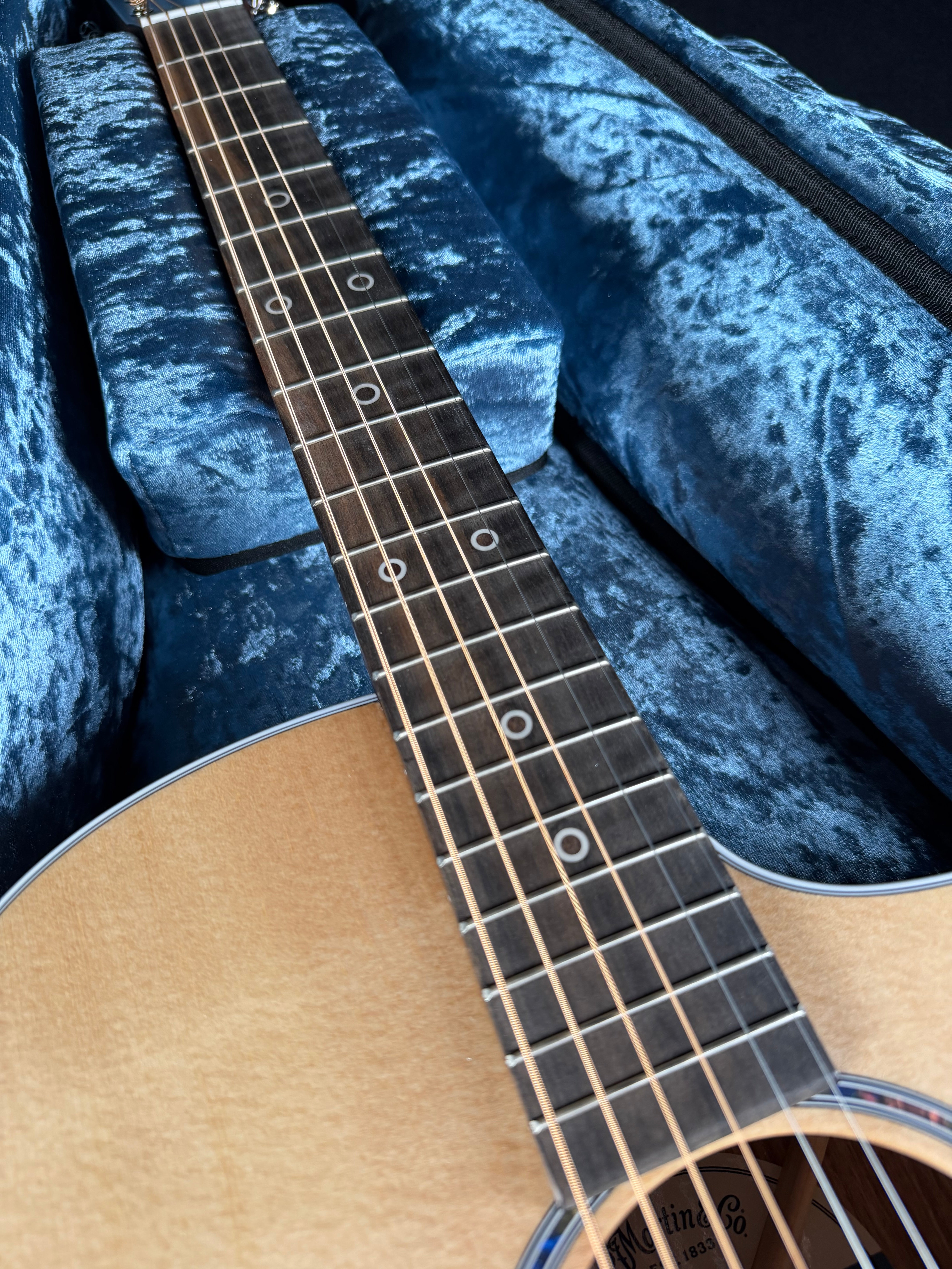 Martin SC-13E Modern w/Soft Case Natural - Metronome Music Inc.