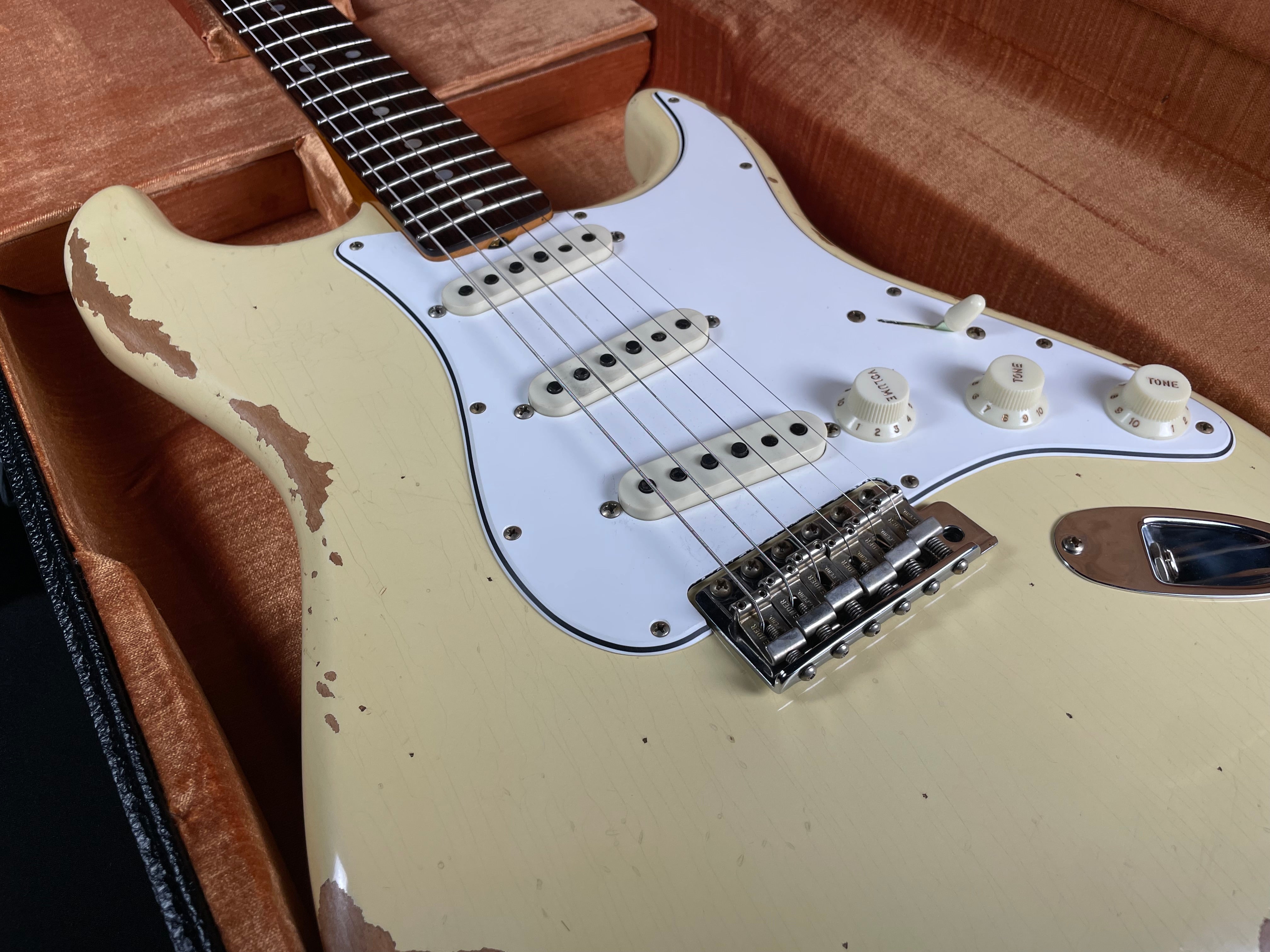 Fender Custom Shop 1967 Stratocaster Heavy Relic - Aged Vintage White