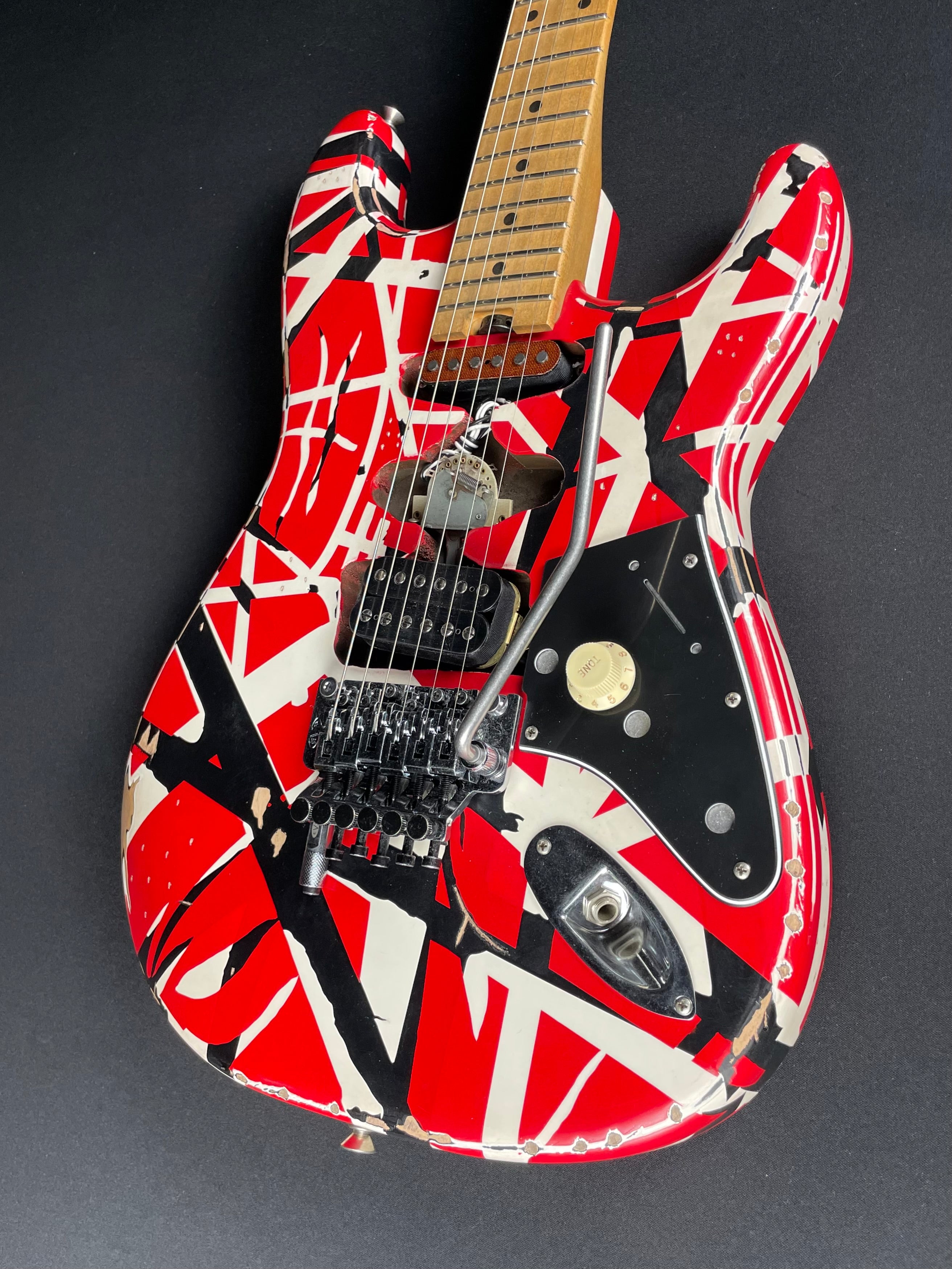 EVH Striped Series Frankenstein Relic - Red/Black/White - Metronome Music Inc.