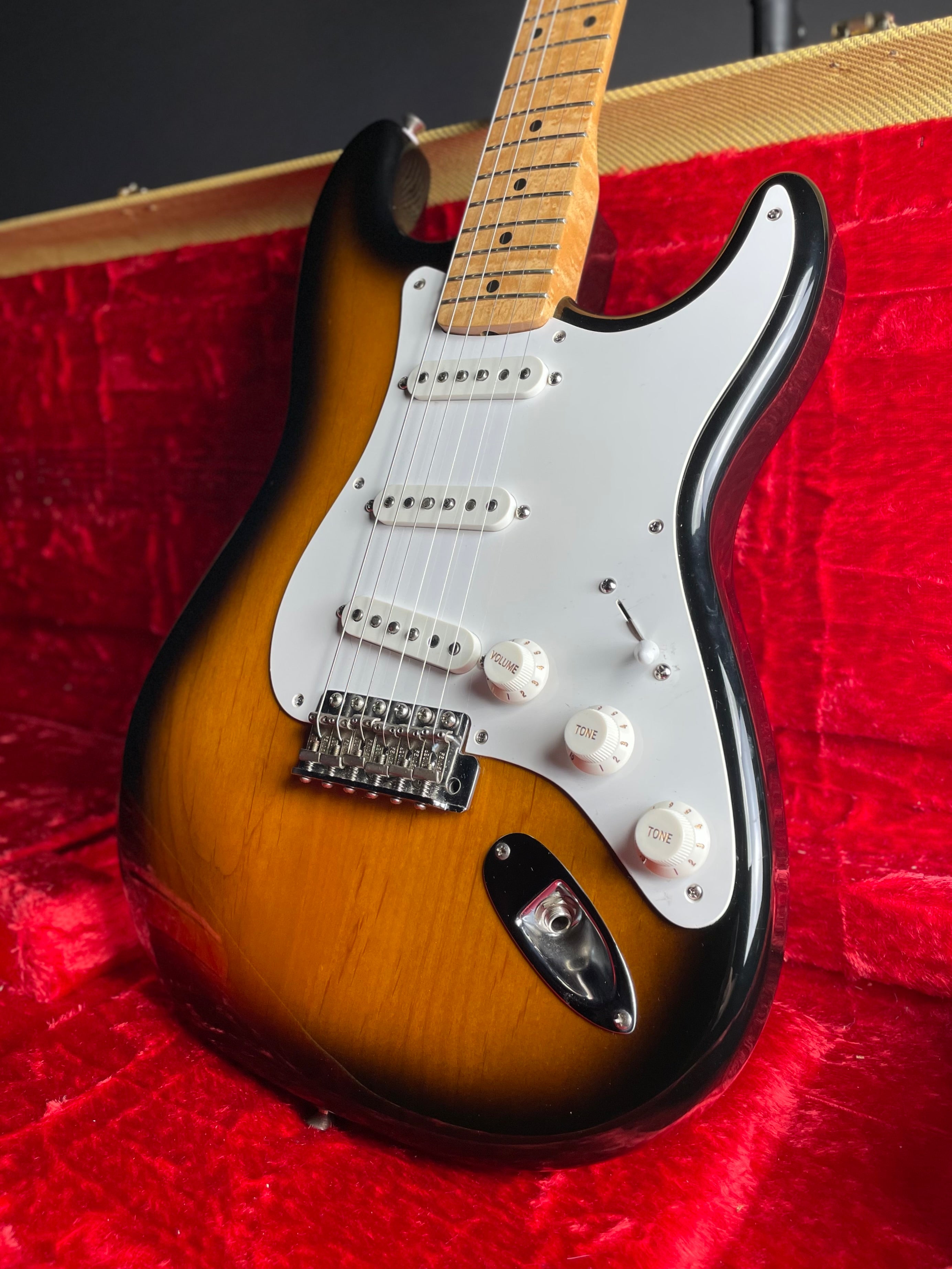 Fender Custom Shop 1954 Stratocaster, Birds Eye Maple - Sunburst (1994) - Metronome Music Inc.
