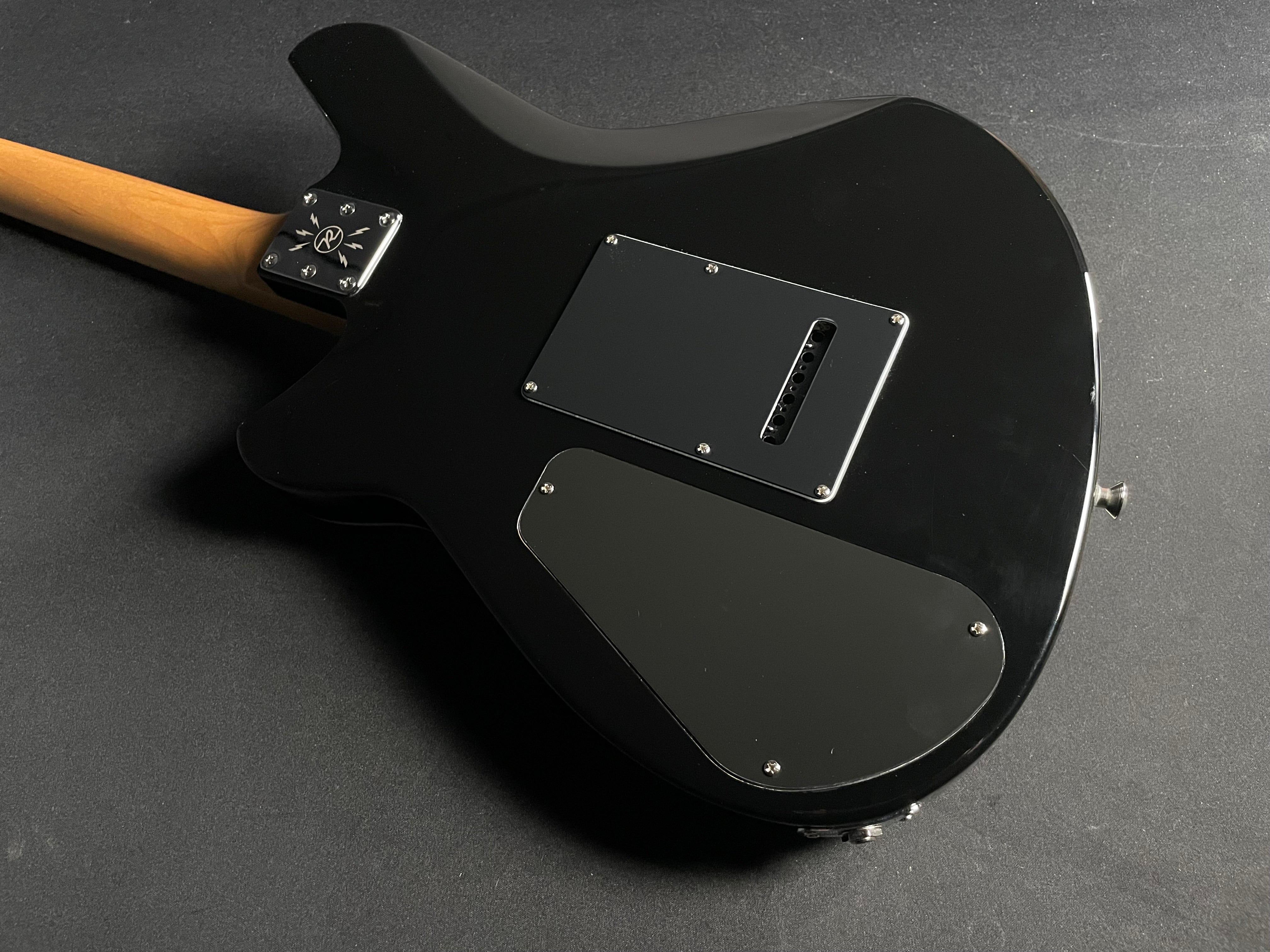 Reverend Descent W Baritone - Midnight Black - Metronome Music Inc.