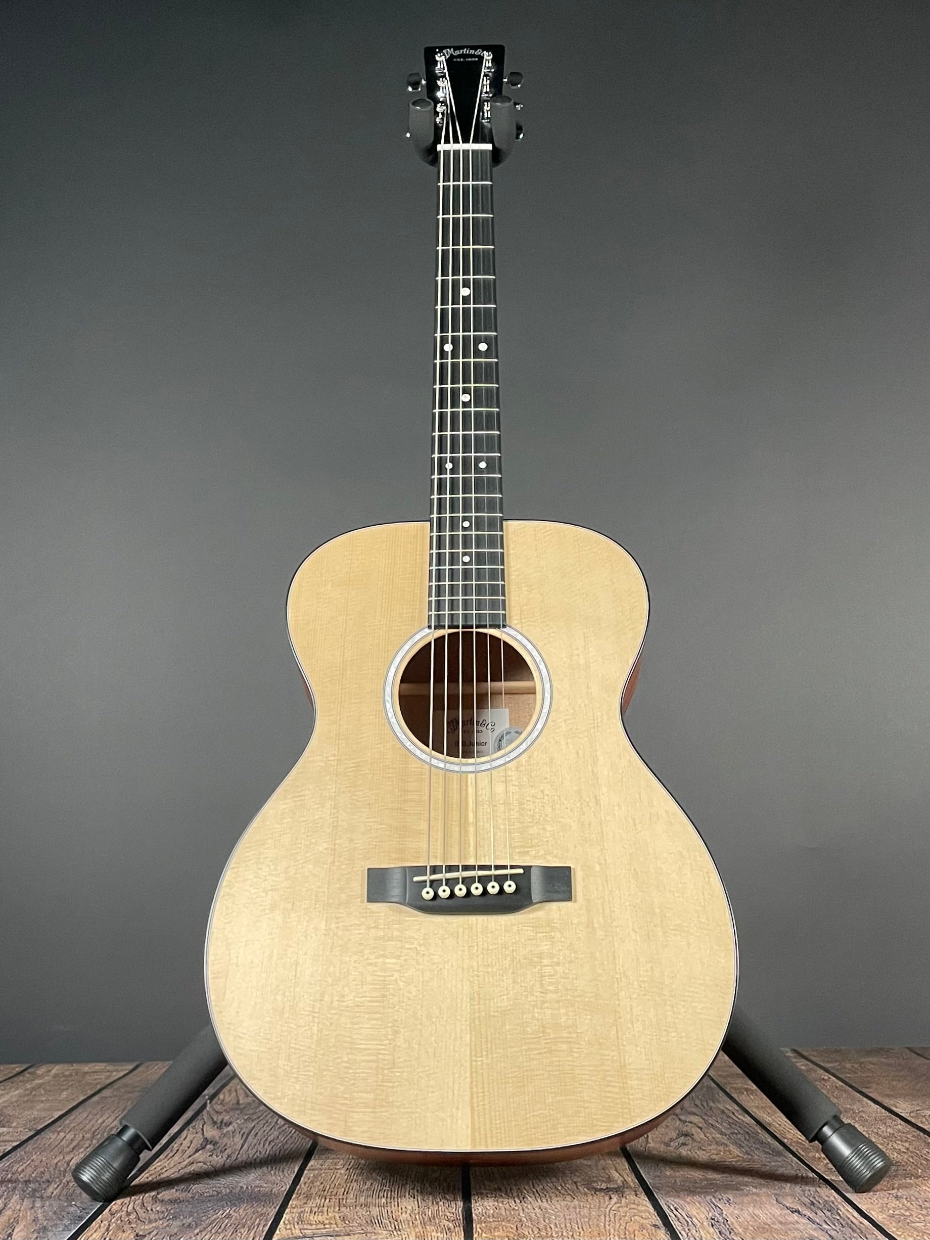 Martin 000Jr-10 Auditorium Junior w/Bag - Natural - Metronome Music Inc.