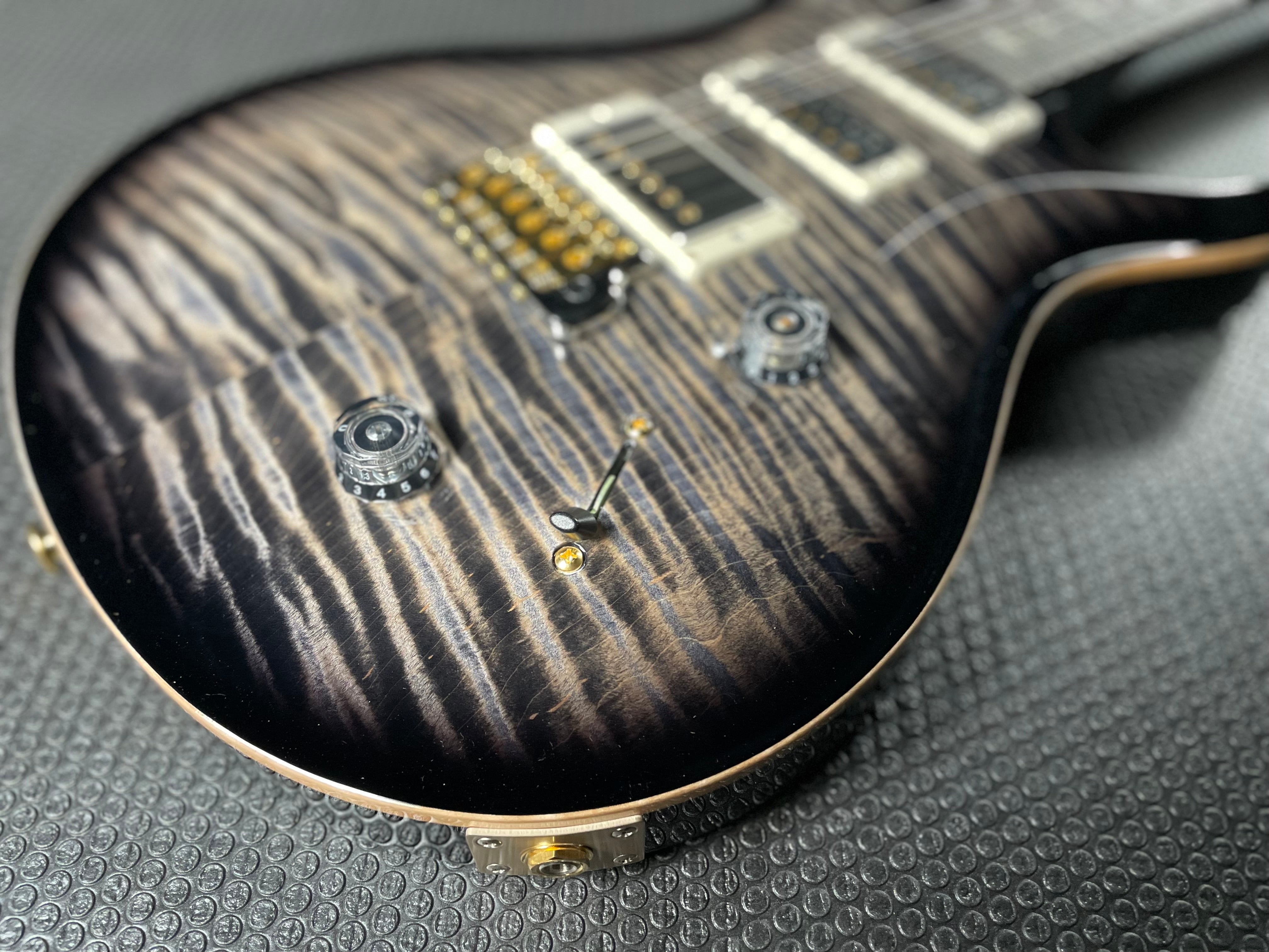 PRS Core Studio, 10-Top 58/15 Pickups - Charcoal Burst - Metronome Music Inc.