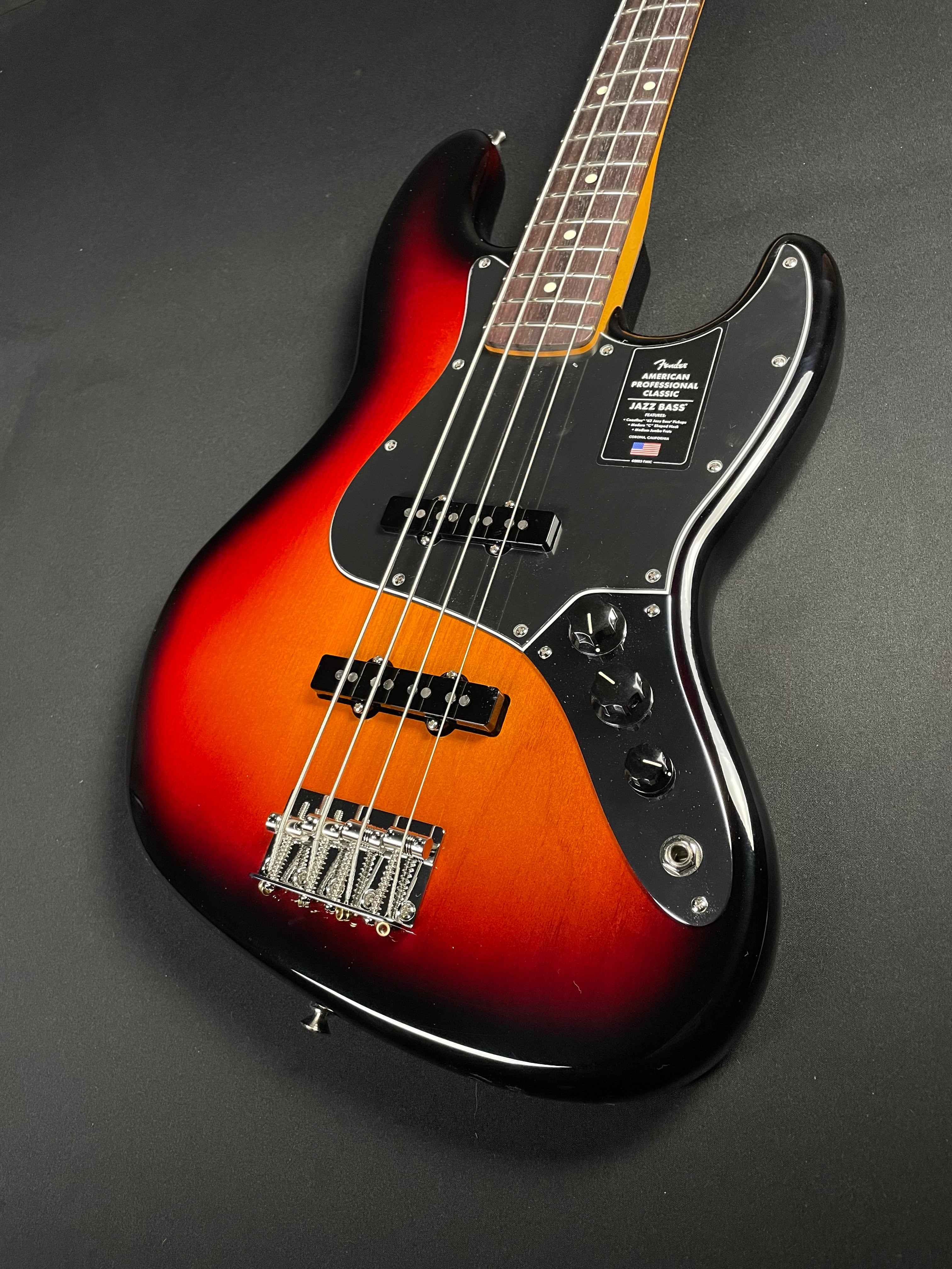 Fender American Professional Classic Jazz Bass - 3-Color Sunburst