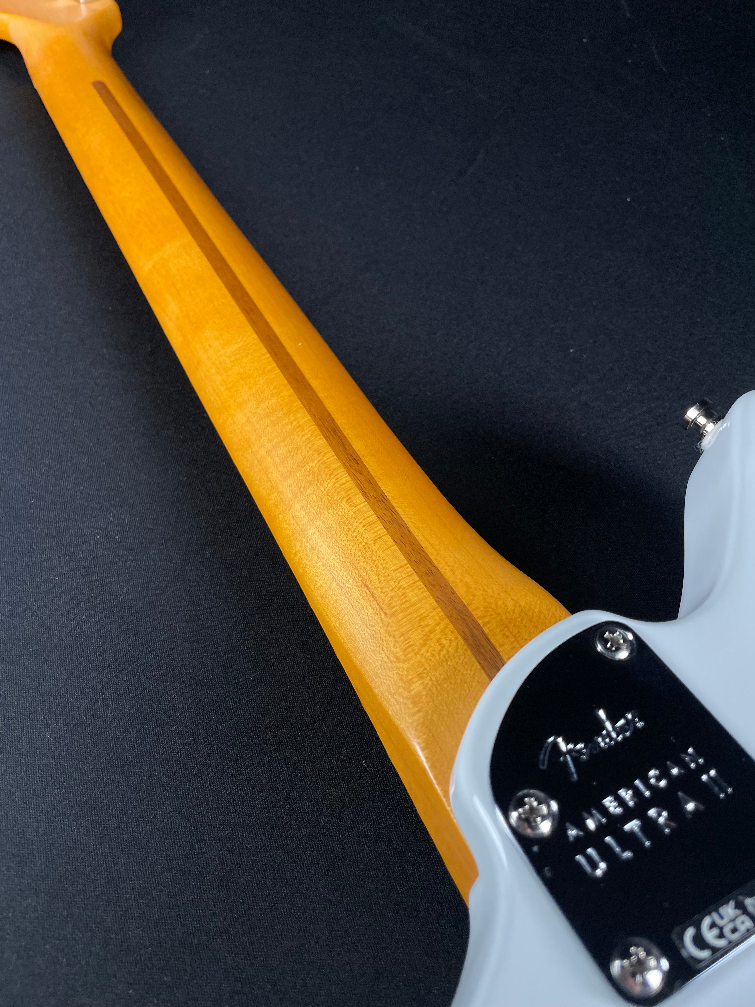 Fender American Ultra II Meteora - Avalanche - Metronome Music Inc.