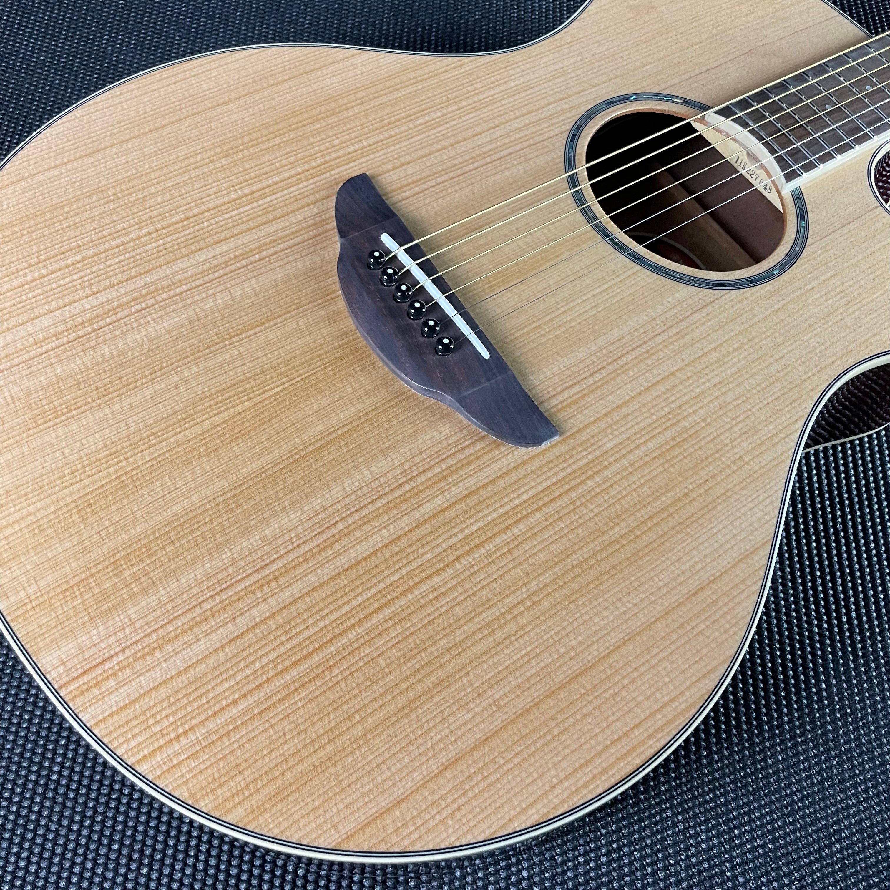 Yamaha APX600 Thinline Acoustic- Natural
