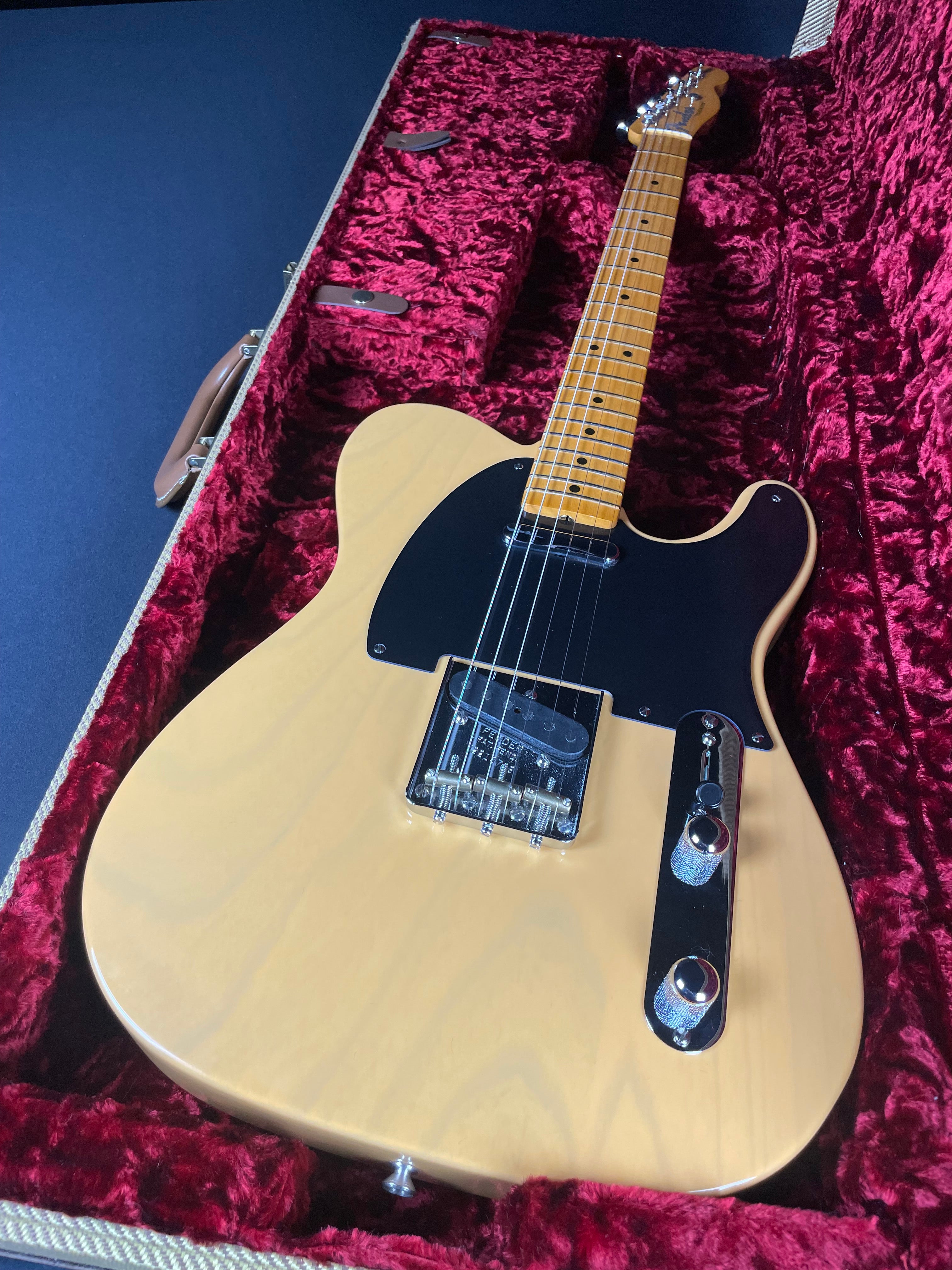 Fender American Vintage II 1951 Telecaster w/OHSC - Butterscotch Blonde (Used)