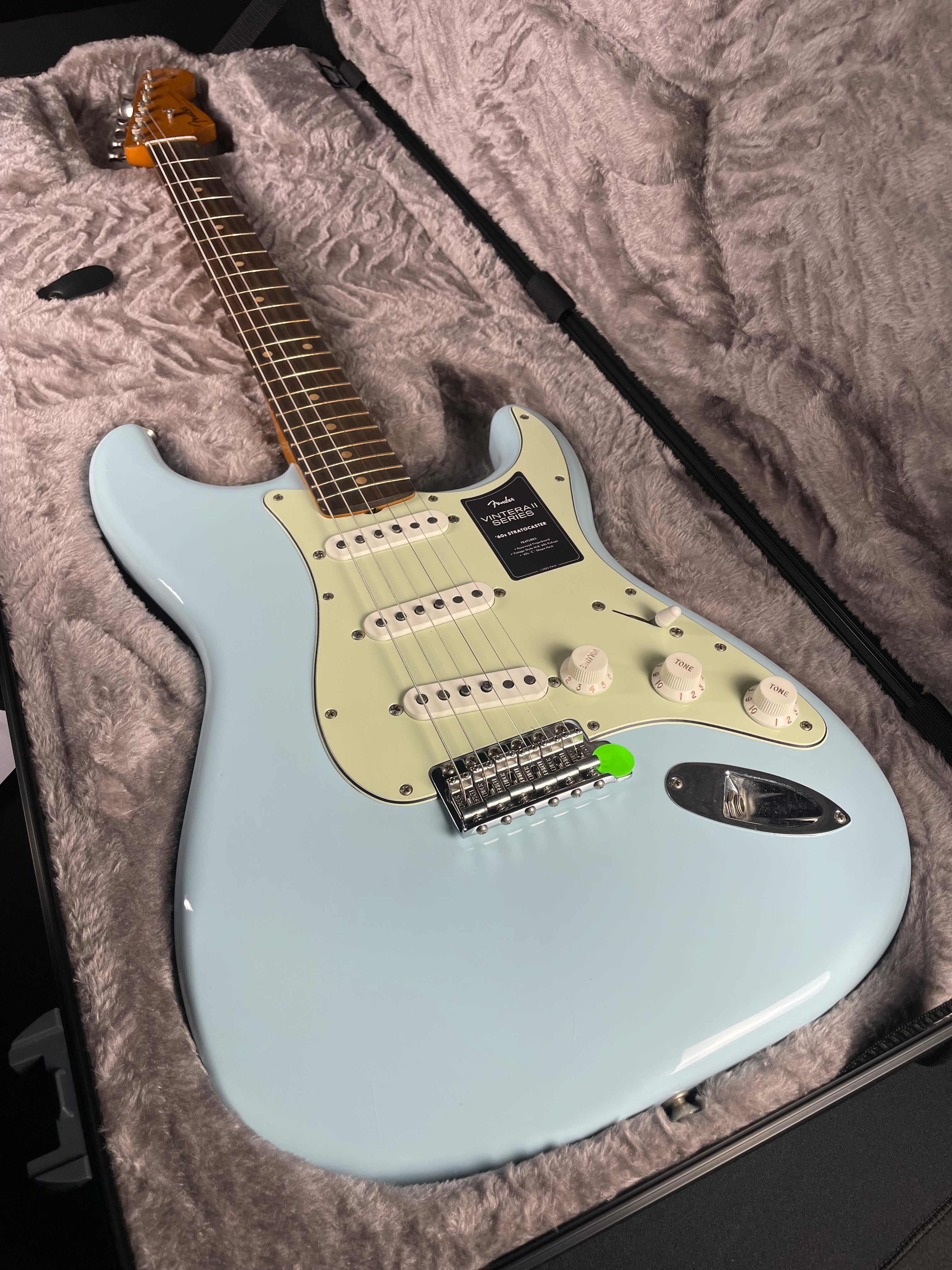 Fender Vintera II Road Worn '60s Stratocaster, Rosewood - Sonic Blue