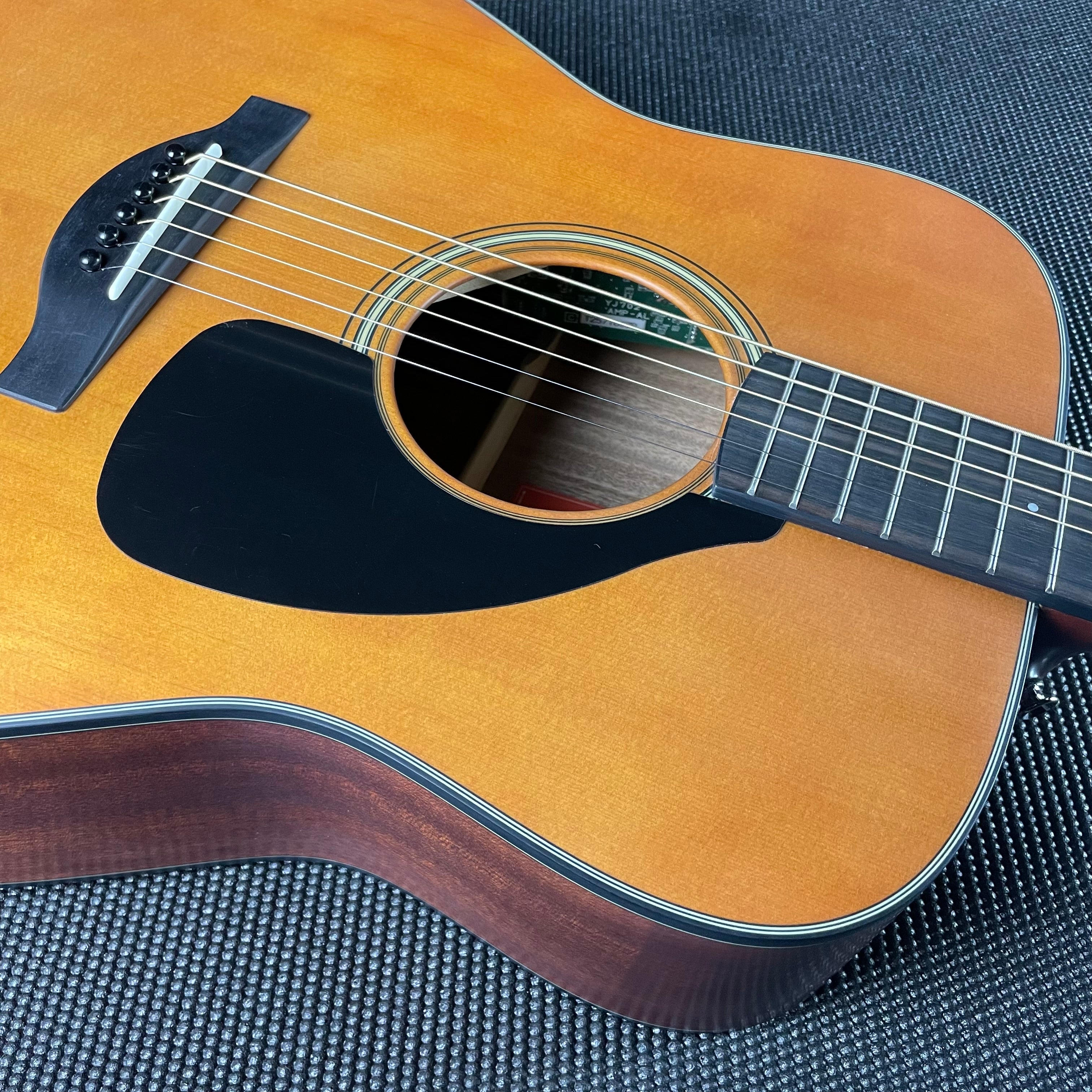 Yamaha FGX3 Red Label Dreadnought- Satin Natural (IJL311006) - Metronome Music Inc.