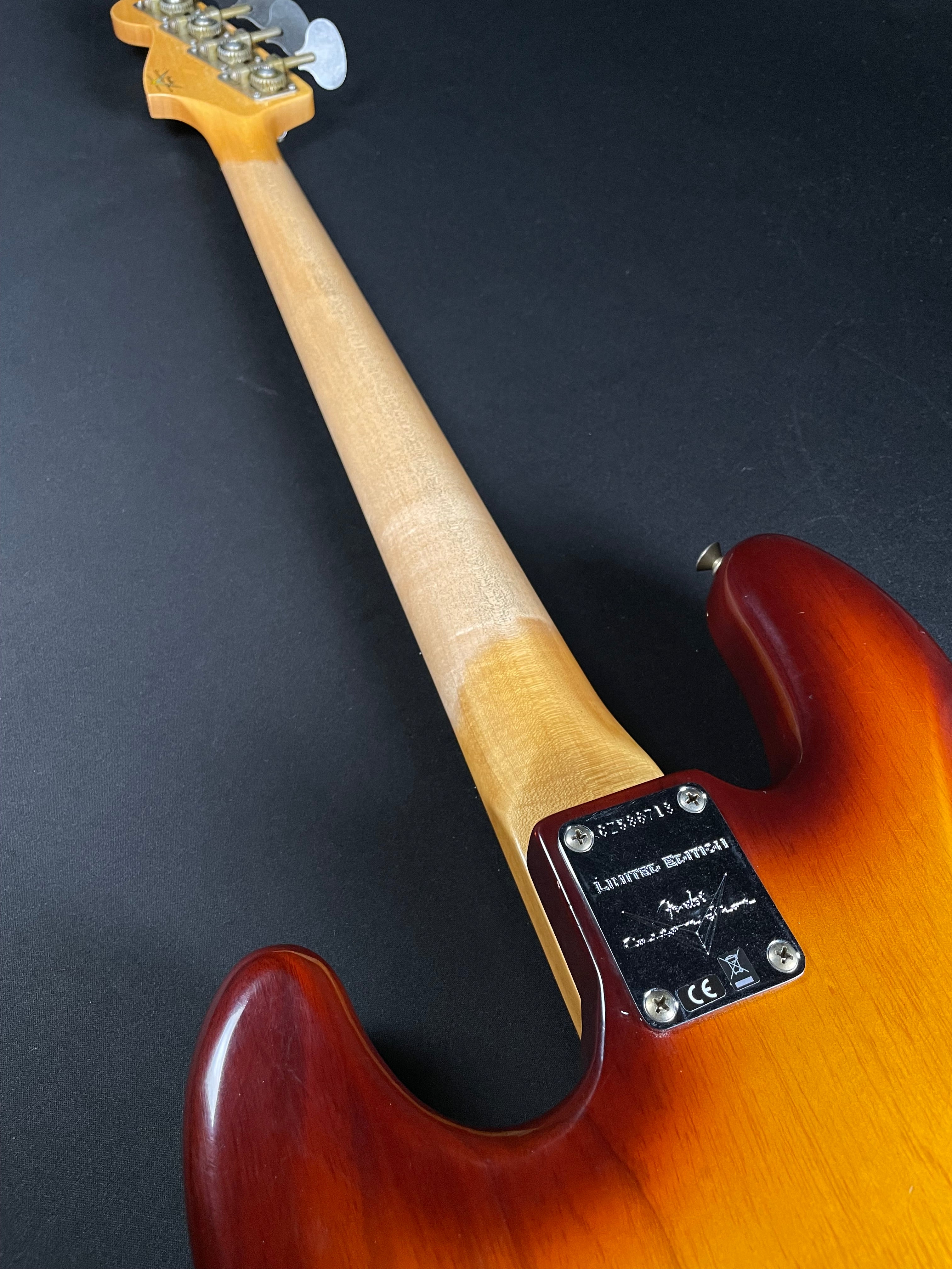 Fender Custom Shop Limited Jazz Bass Special Journeyman - Tobacco Sunburst - Metronome Music Inc.
