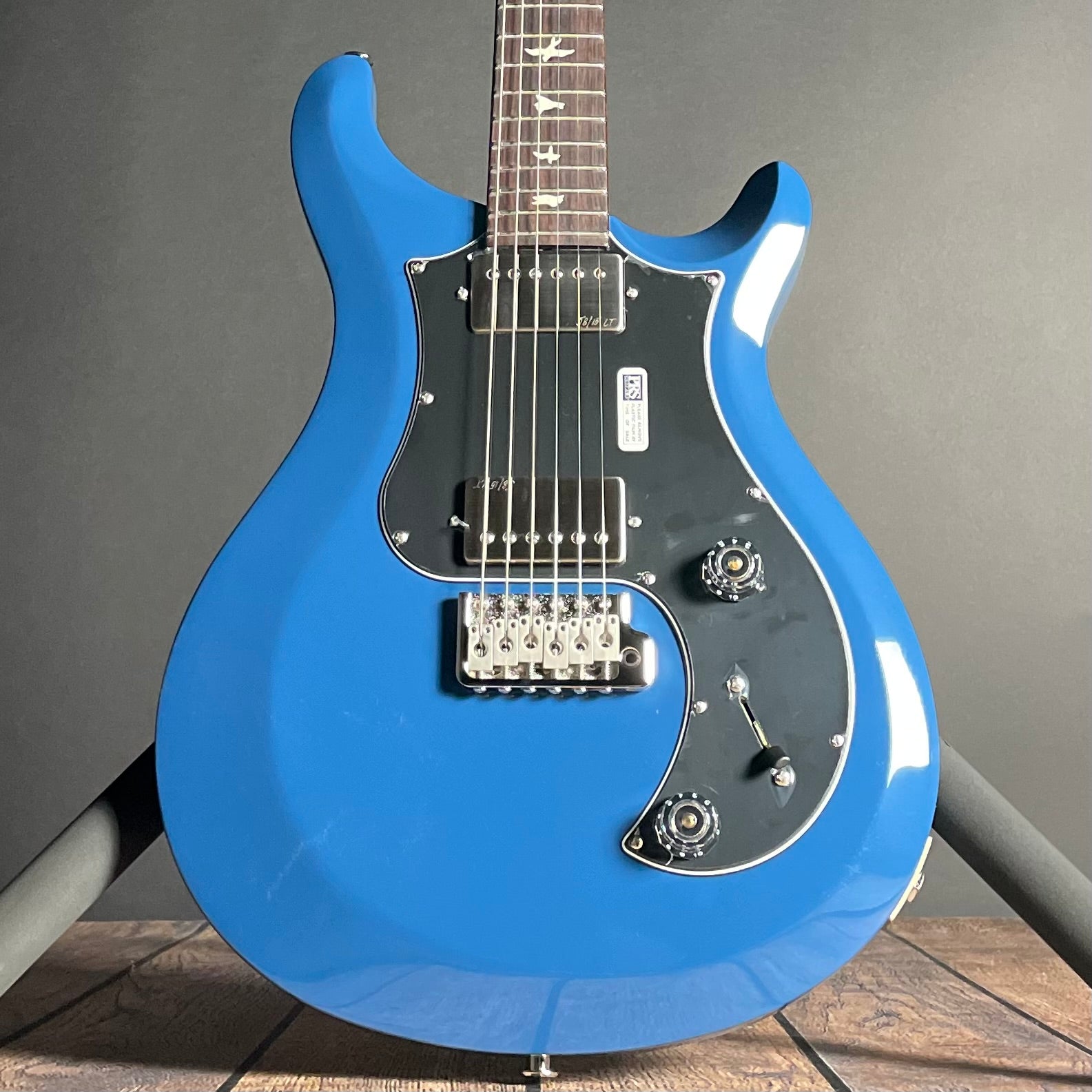 PRS S2 Standard 22 w/Gig Bag - Space Blue - Metronome Music Inc.