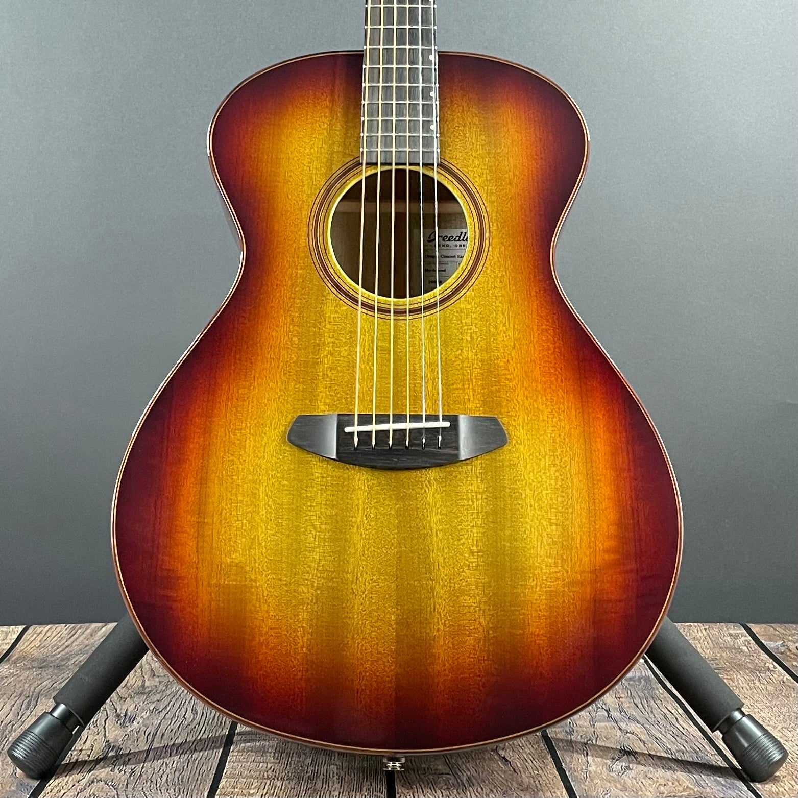 Breedlove Oregon Concert Earthsong LTD K&K Pickup