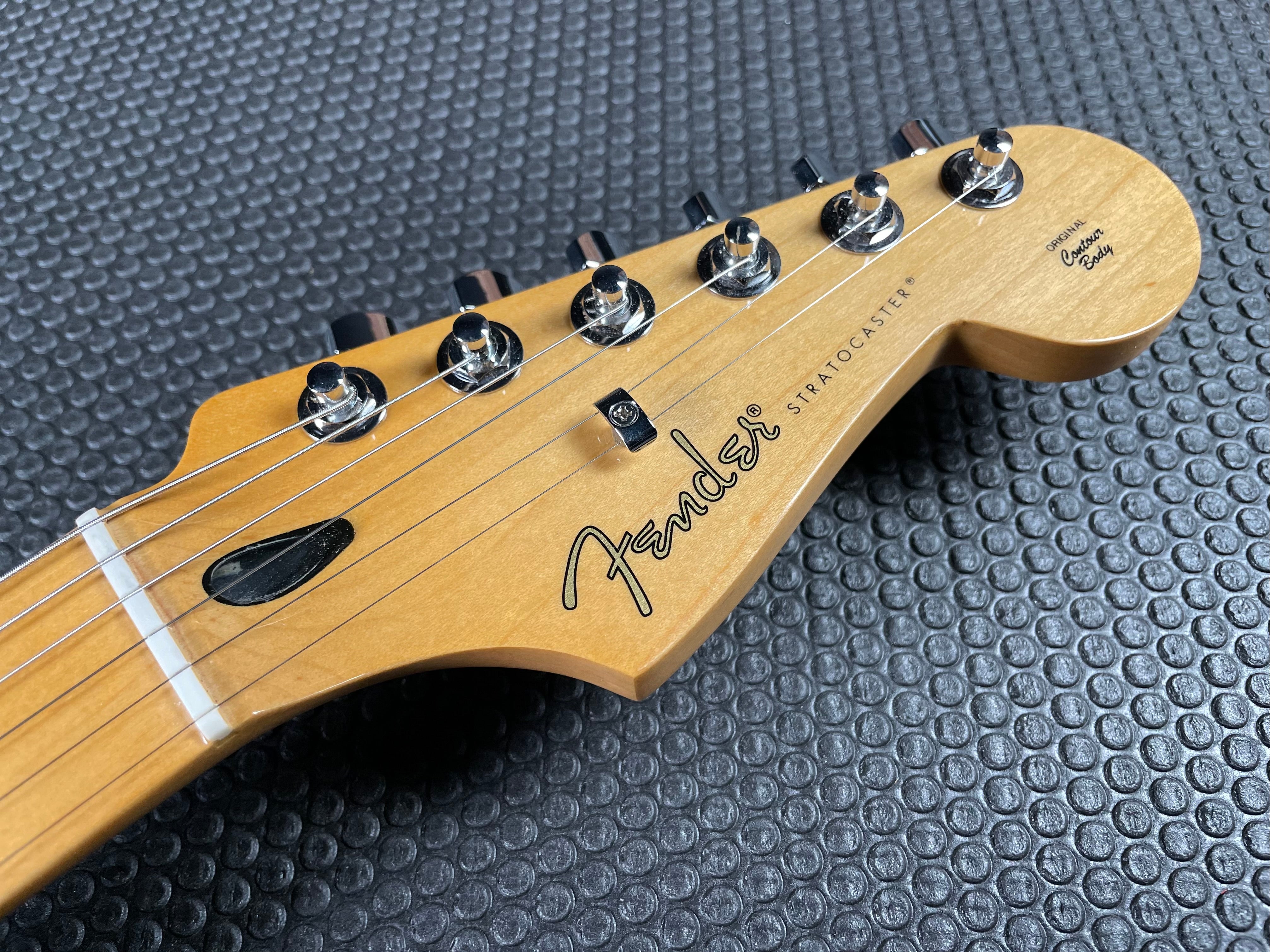 Fender Player II Modified Stratocaster, Maple Fingerboard, Sunshine Ye