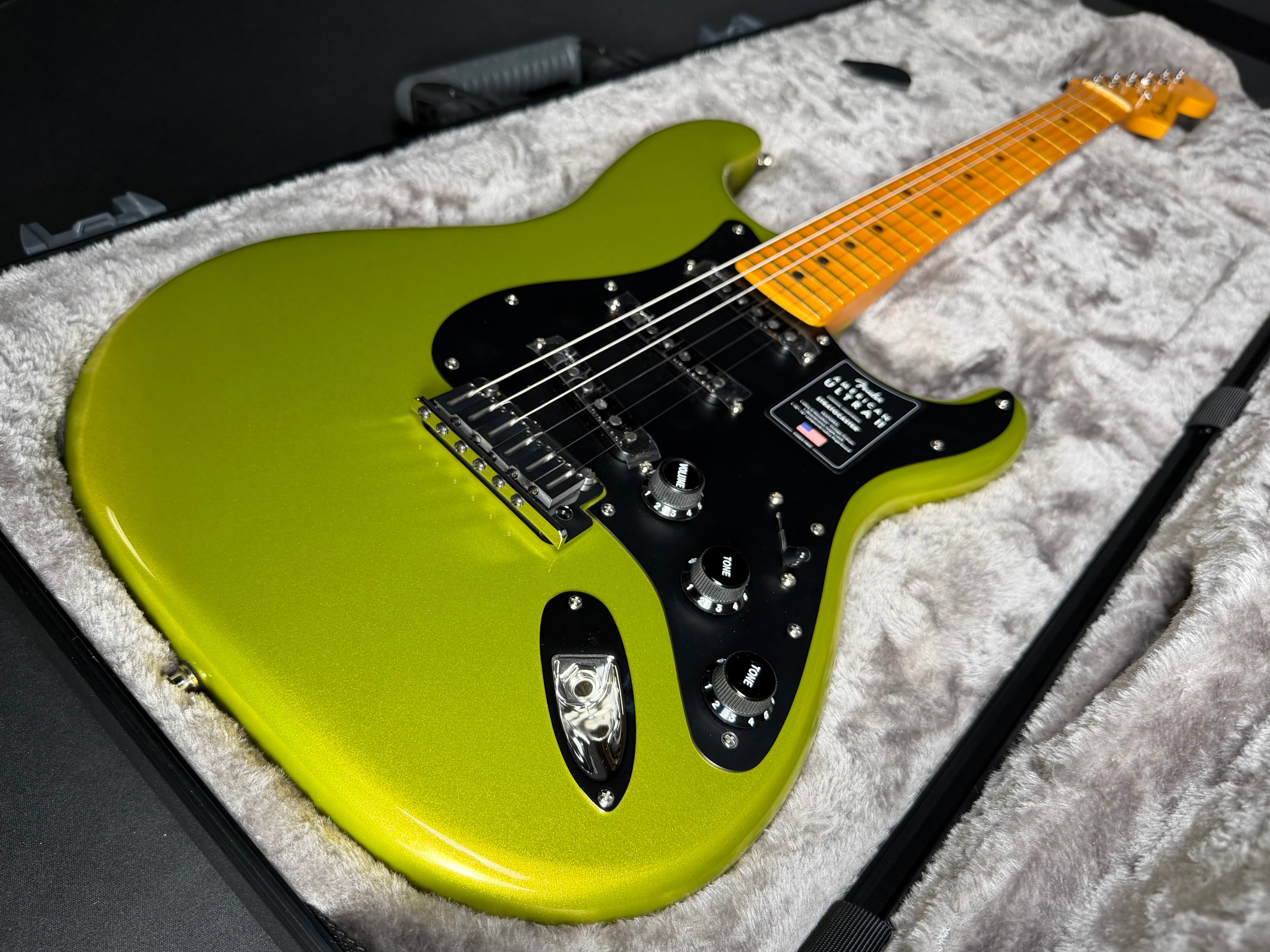 Fender American Ultra II Stratocaster, Maple- Solar Flare (2026)