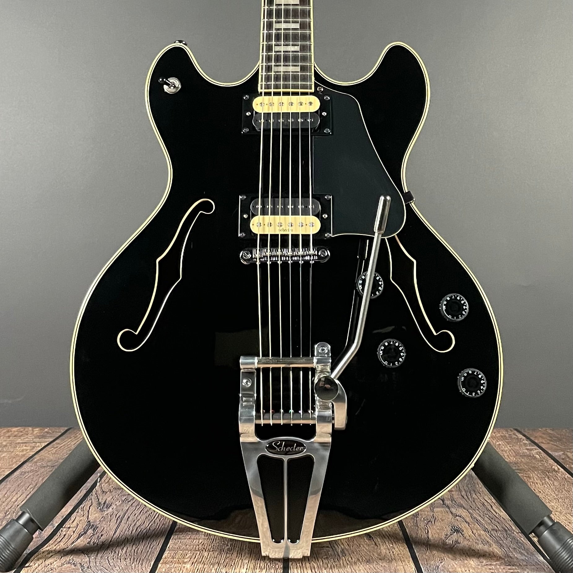 Schecter Diamond Series Corsair w/HSC - Gloss Black (2021) - Metronome Music Inc.