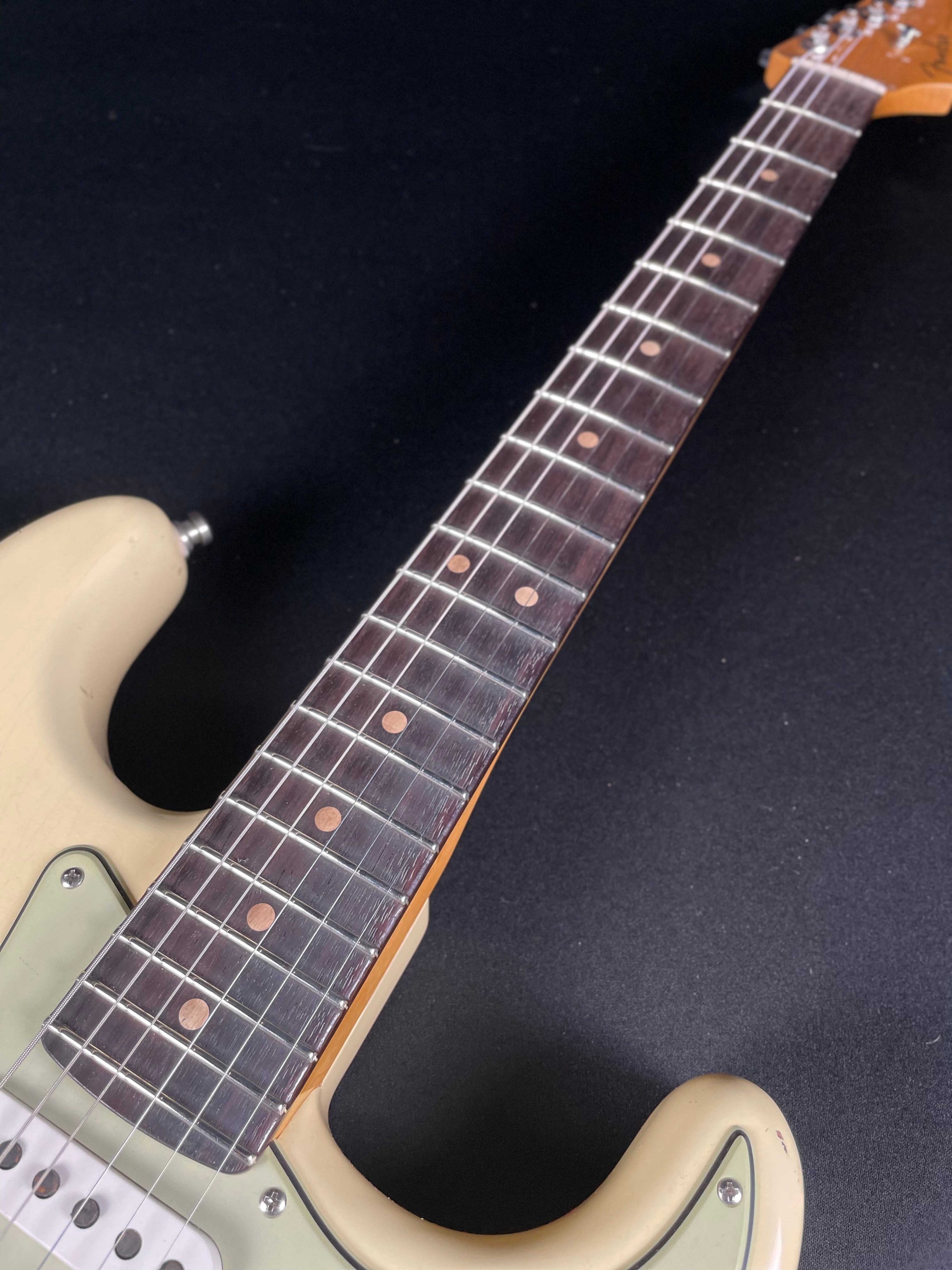 Fender Custom Shop Custom Deluxe HSS S-1 Stratocaster, Relic - Vintage White (2025)