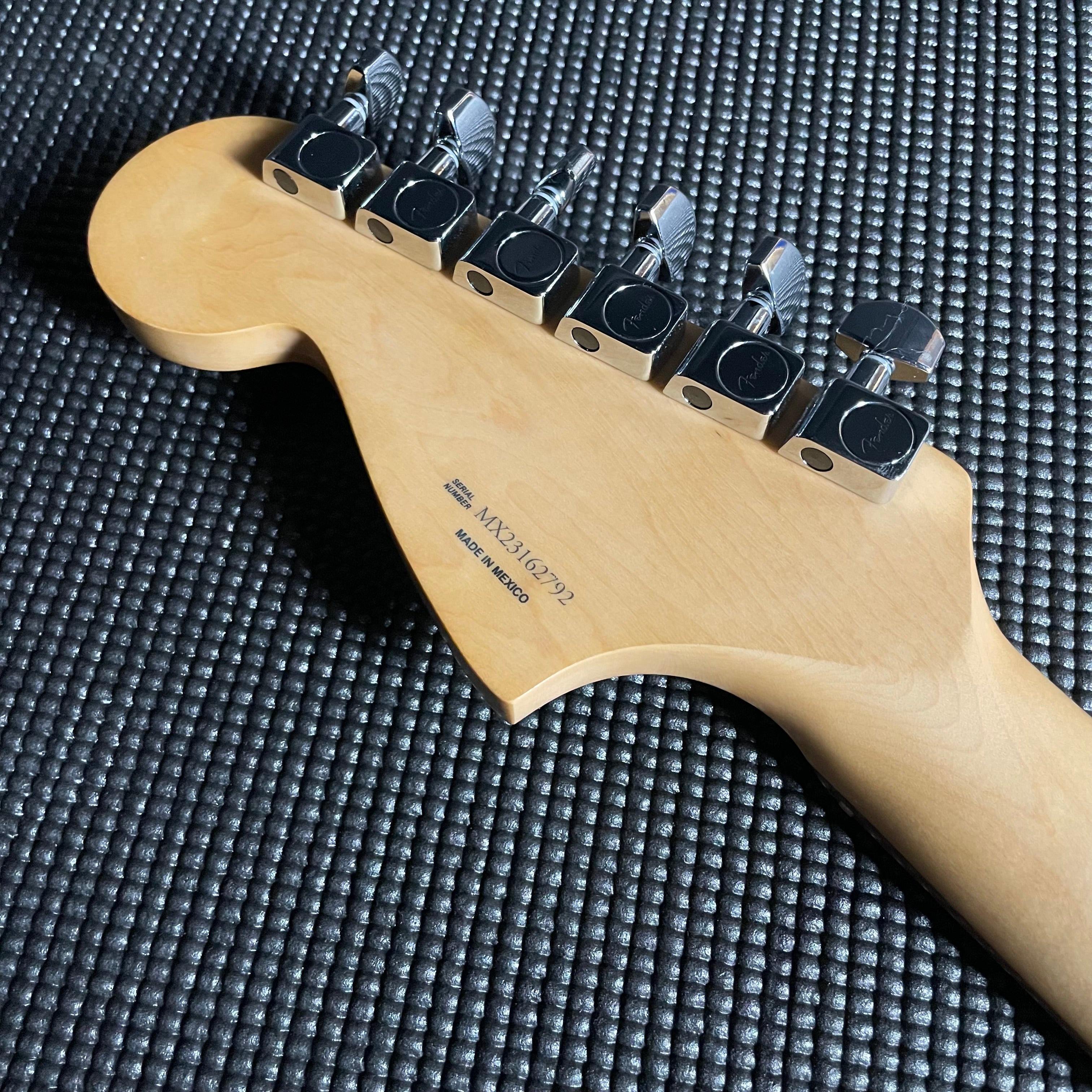 Fender Player Mustang 90 - Aged Natural (2023) - Metronome Music Inc.