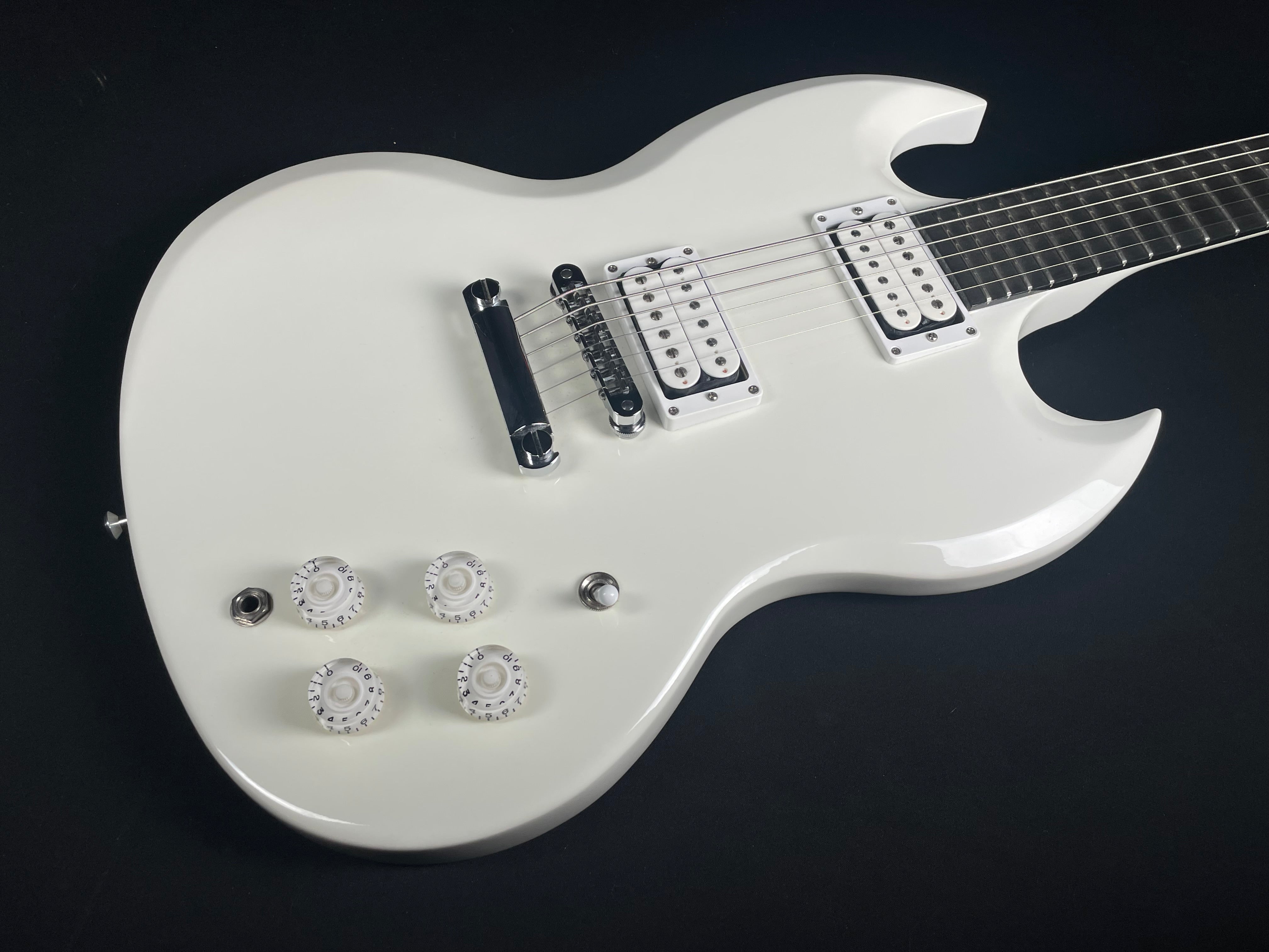Gibson SG Baritone Limited Edition w/OHSC - Alpine White (2013) - Metronome Music Inc.