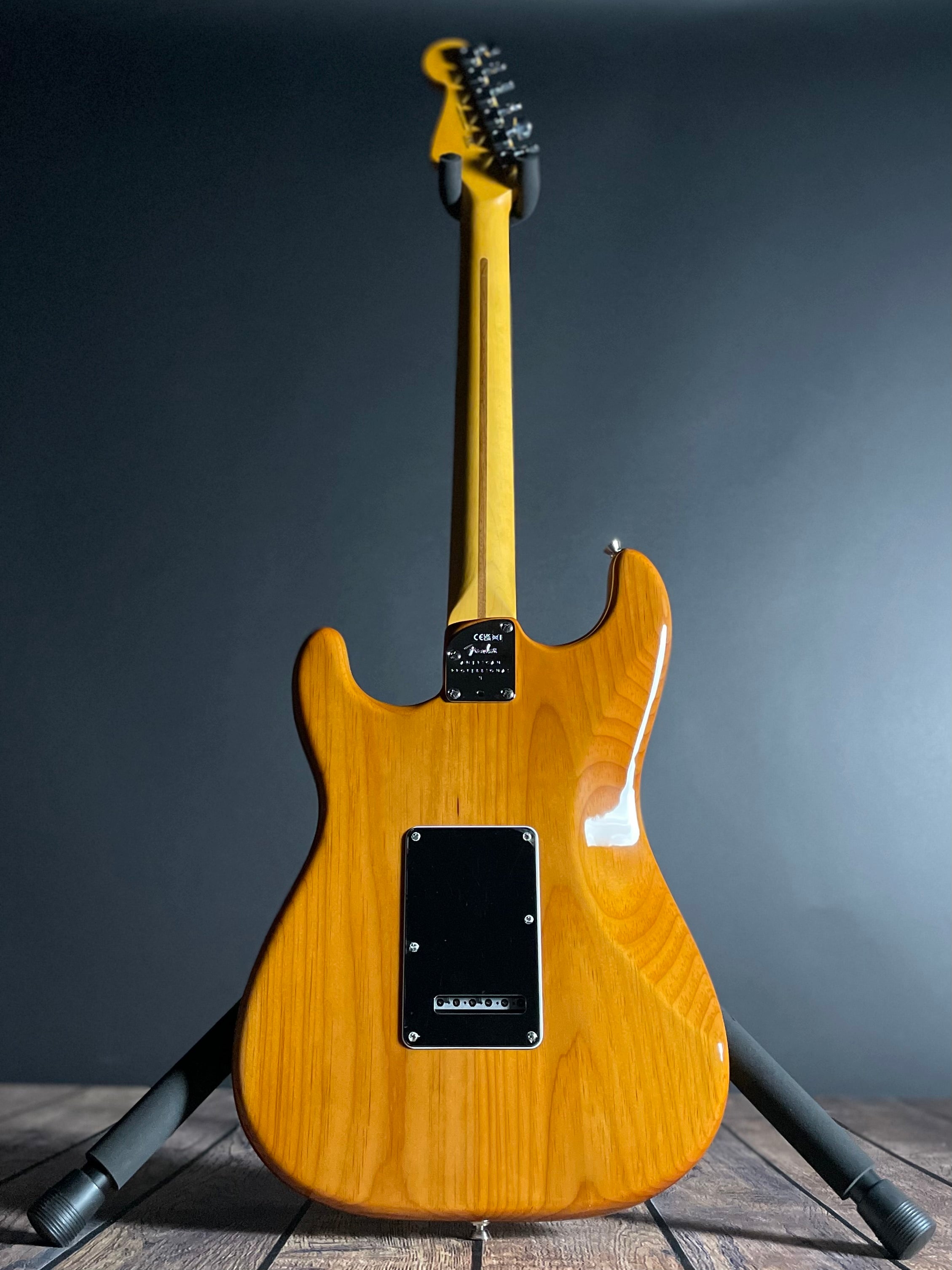 Fender American Professional II Stratocaster, Rosewood- Roasted Pine (7lbs 8oz) - Metronome Music Inc.