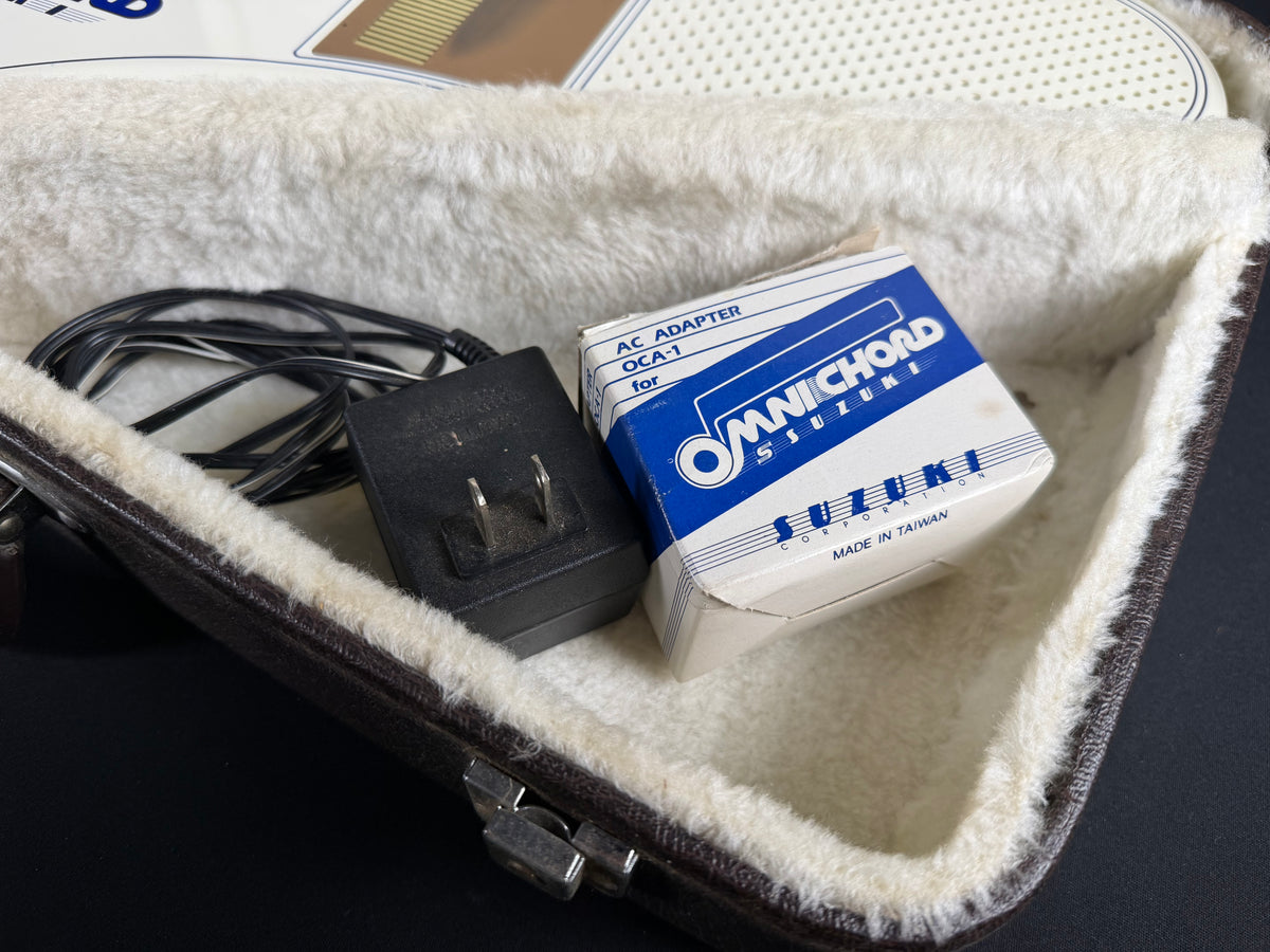 Suzuki OM-27 Omnichord w/Case - Ivory (1981)