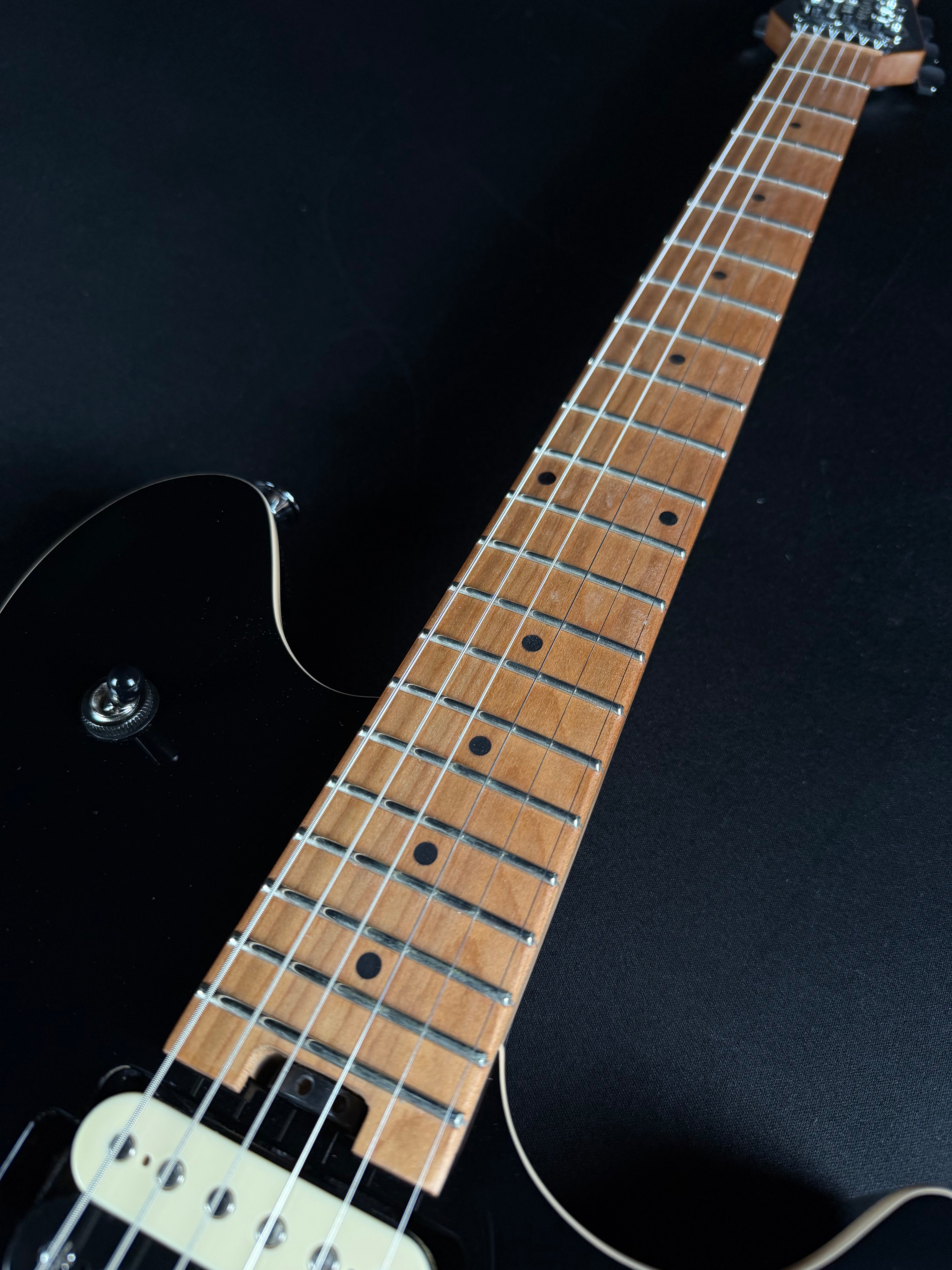 EVH Wolfgang Special, Baked Maple - Black - Metronome Music Inc.