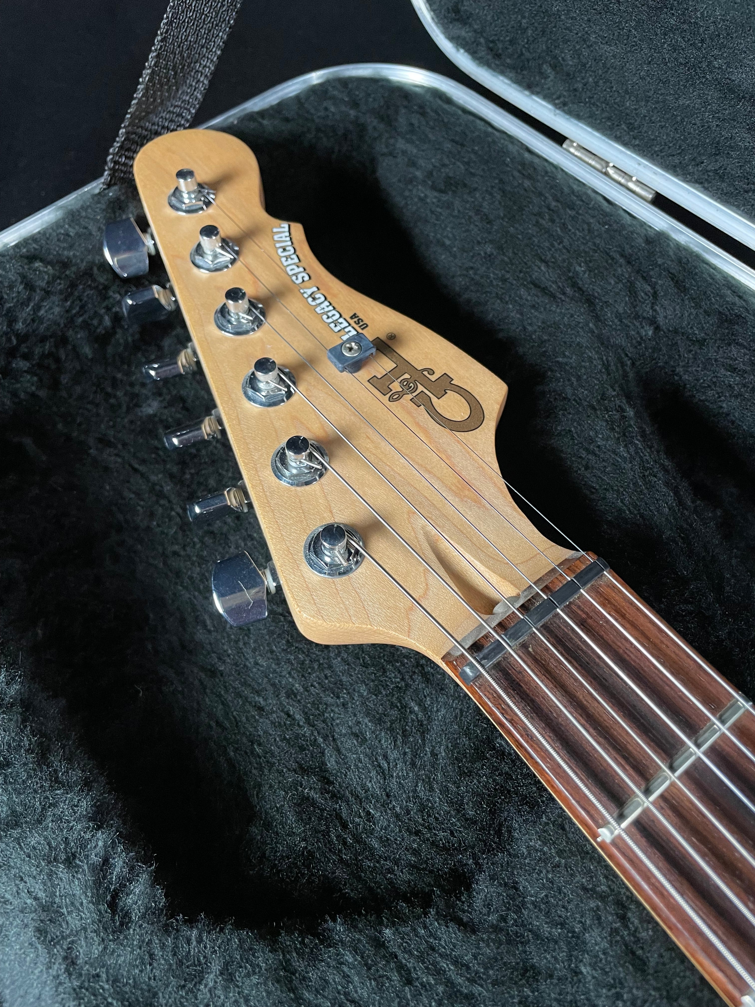 Fullerton USA Deluxe Legacy with Rosewood Fretboard - Blue Burst