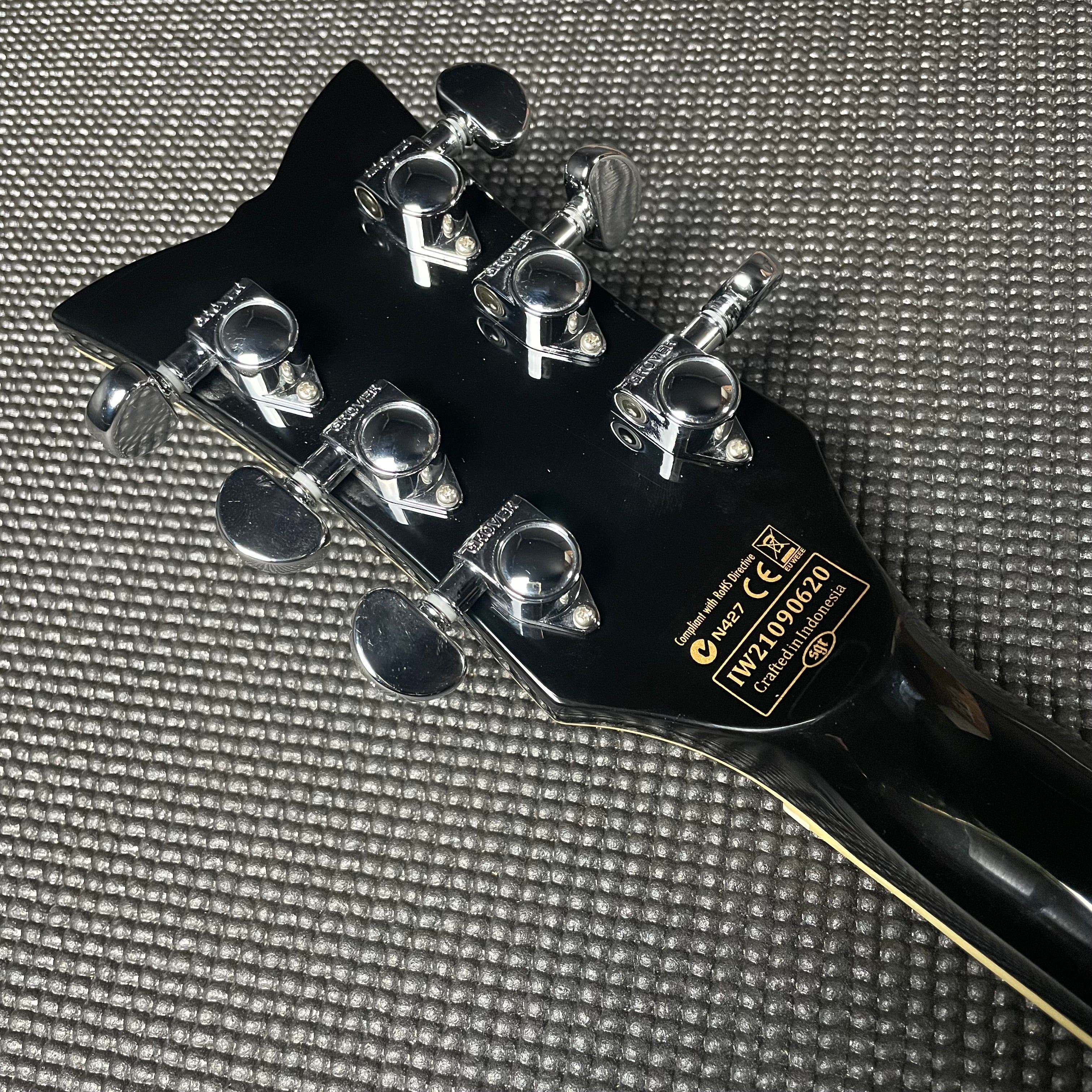 Schecter Diamond Series Corsair w/HSC - Gloss Black (2021) - Metronome Music Inc.