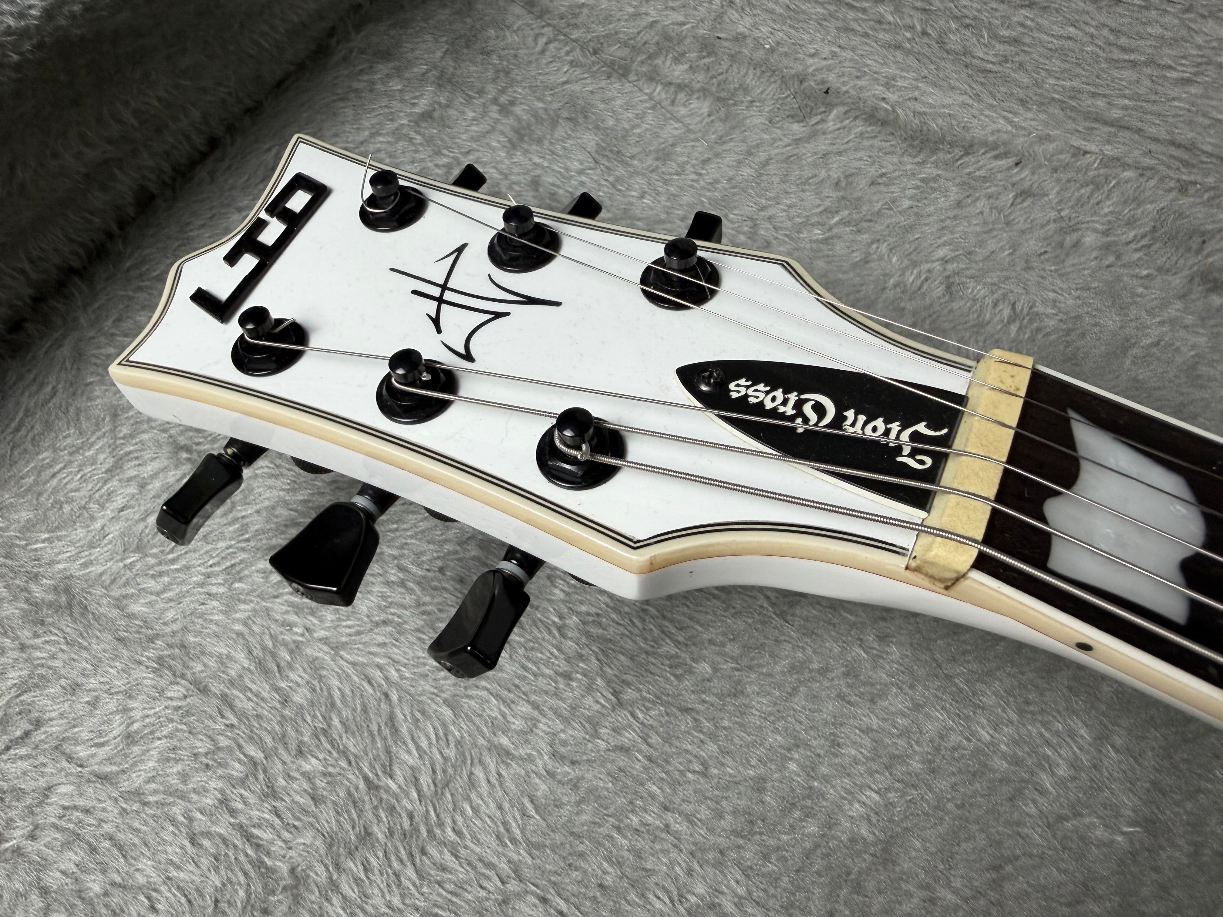 ESP LTD Iron Cross James Hetfield w/ Case – Snow White (Used)