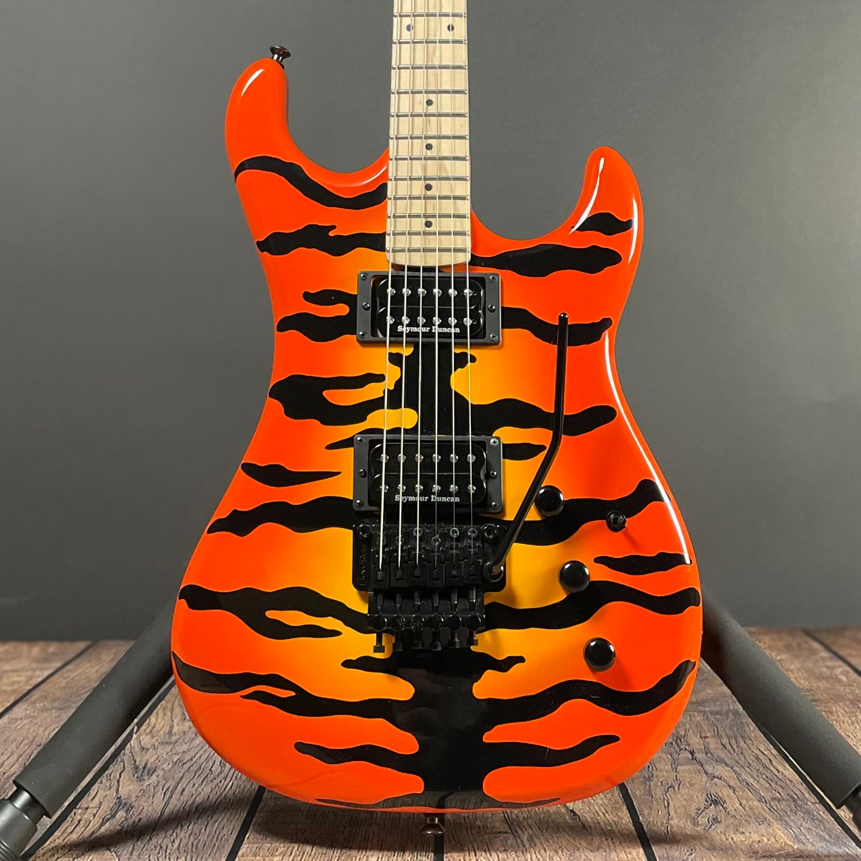 Kramer Pacer Vintage w/HSC - Tiger - Metronome Music Inc.