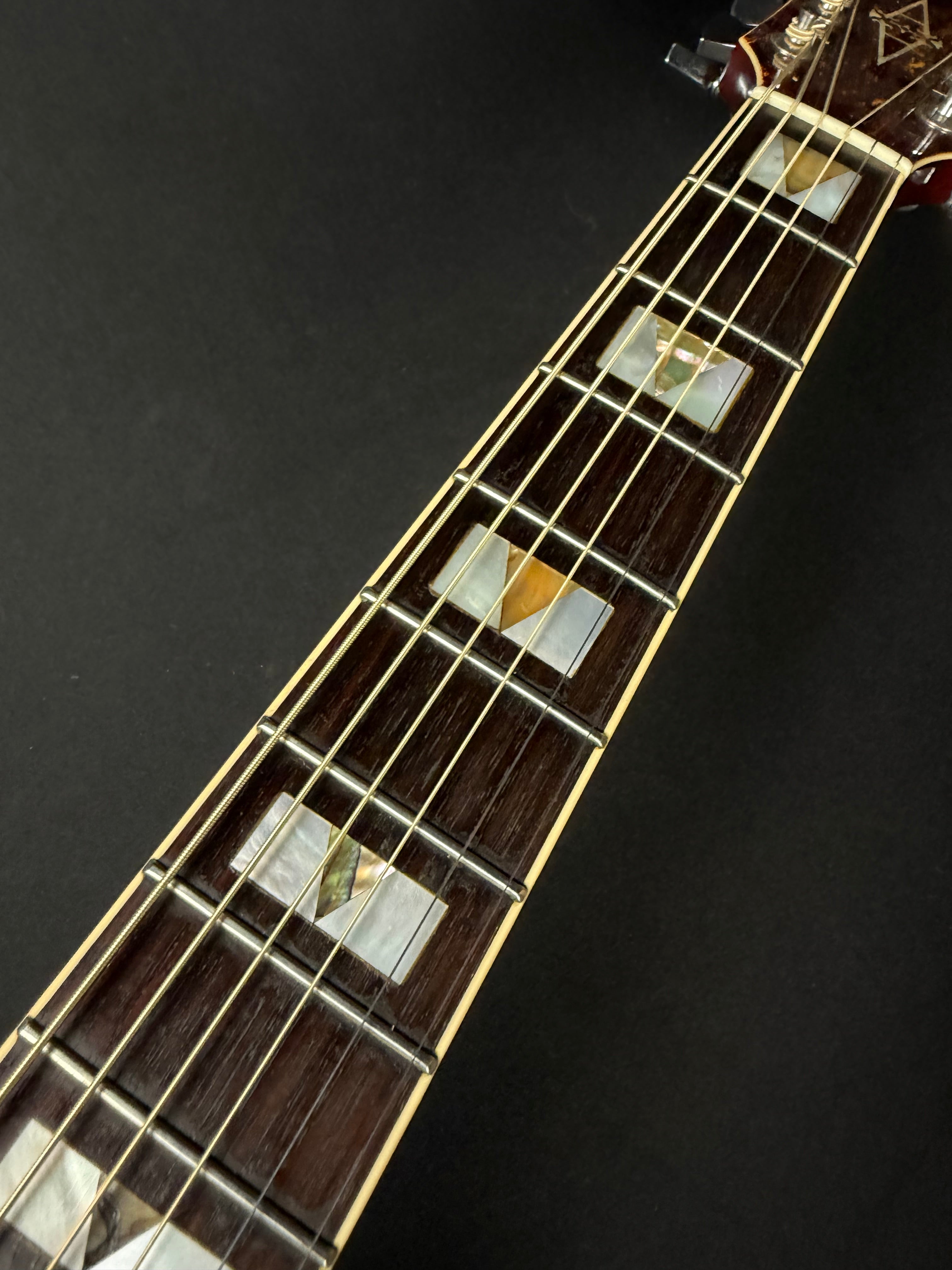 Alvarez 5024 Dove w/ Case Cherry Sunburst (1970’s)