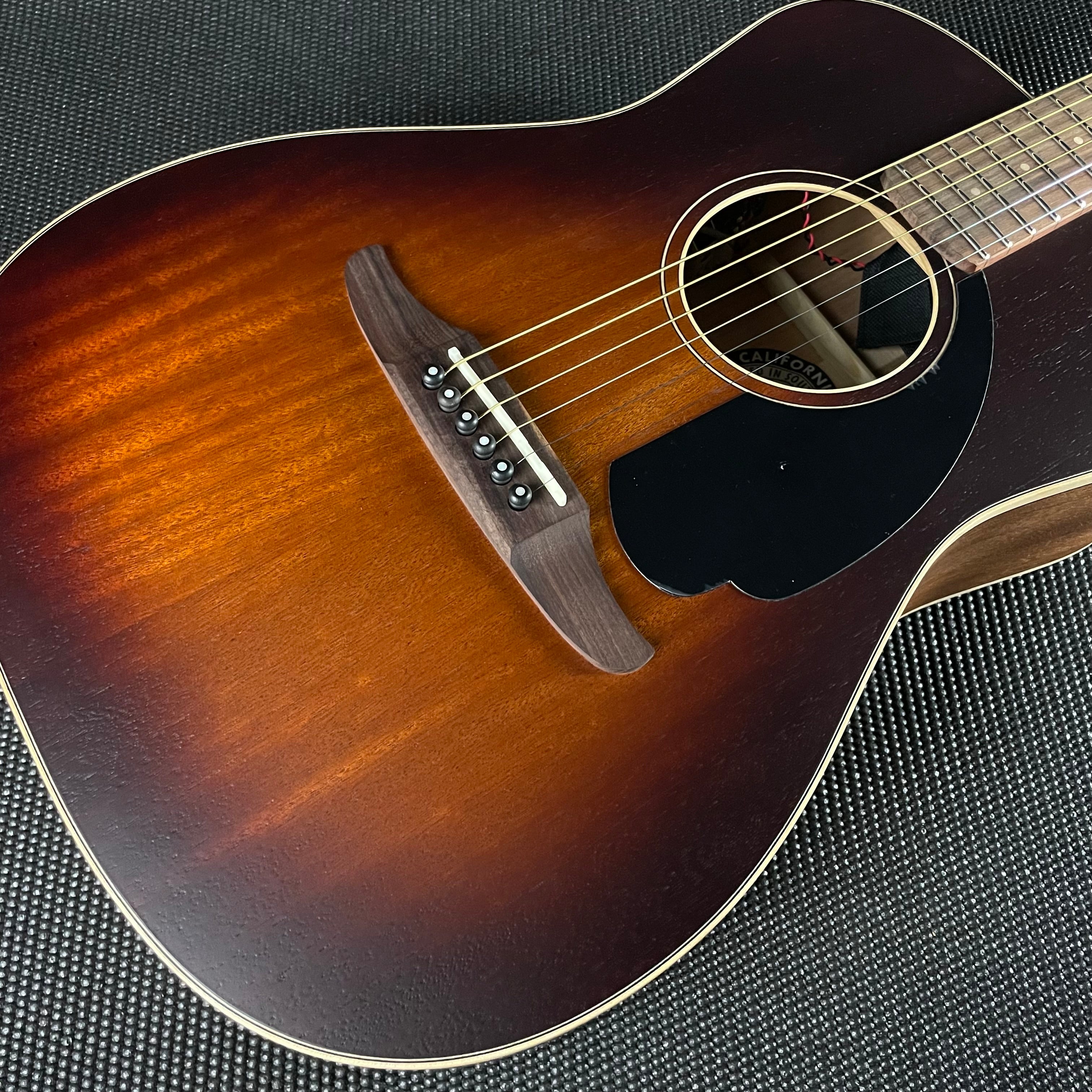 Fender Malibu Special Acoustic w/Gig Bag, Pau Ferro Fingerboard- Honey Burst - Metronome Music Inc.